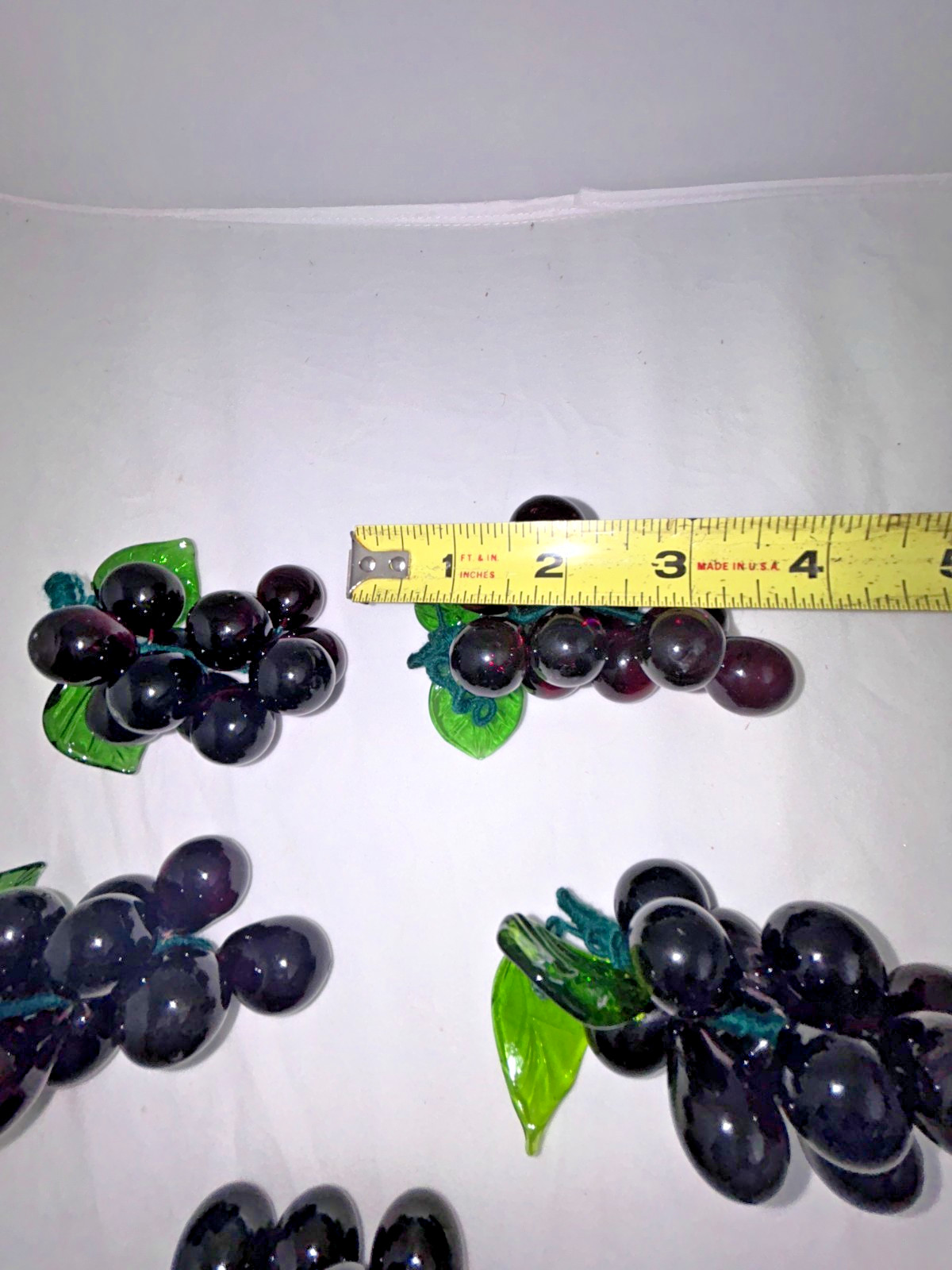 Set of 5 Handblown Glass Grape Purple 4″ Clusters Wire Wrap Green Leaves NOTE