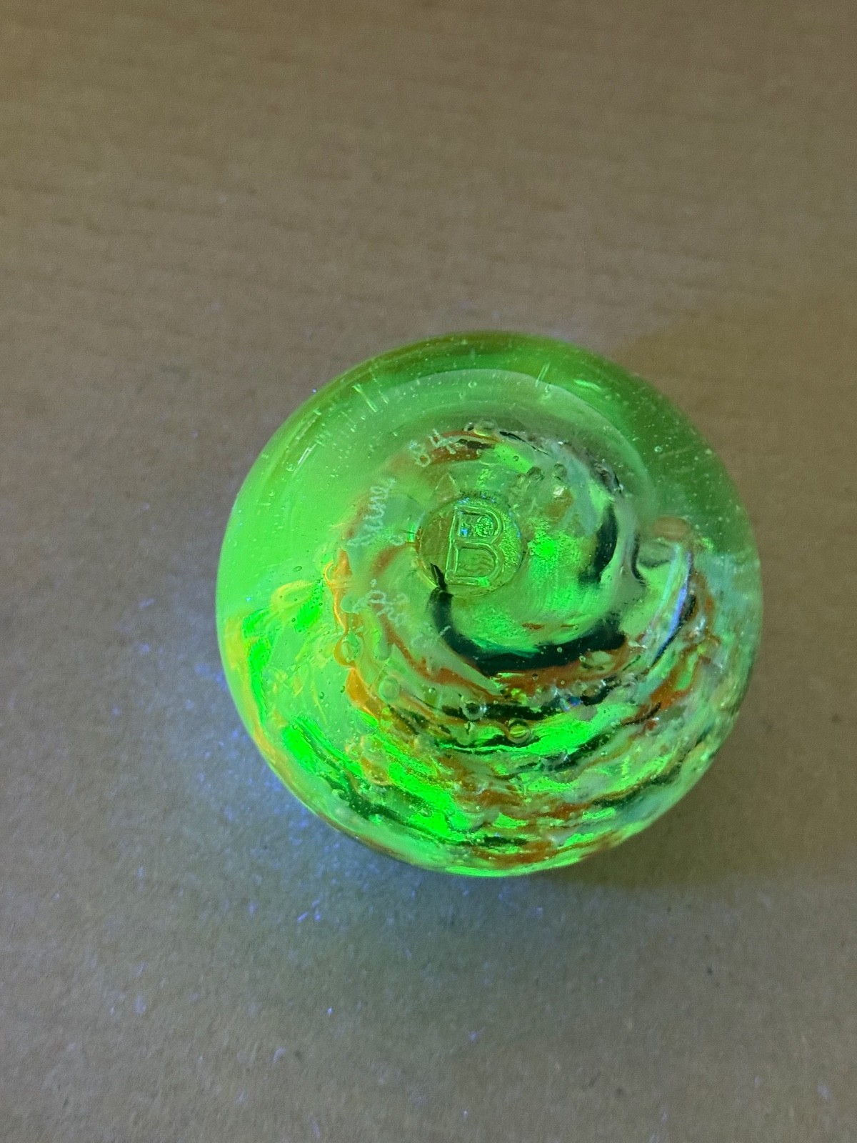 Boyd URANIUM Glass Controlled Bubble Paperweight Stamped & Etch Signed 3 inch
