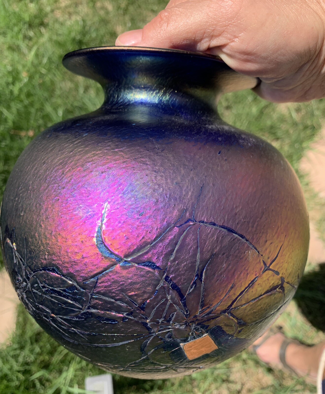 SIGNED Vintage ROBERT HELD Beautiful IRIDESCENT 8” Tall X 25” ART Glass VASE