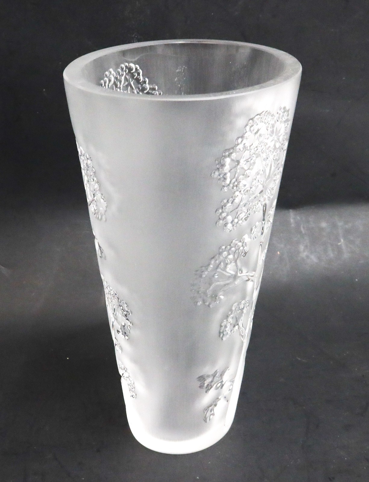 Lalique France Crystal Frosted Glass Vase in Ombelles Signed