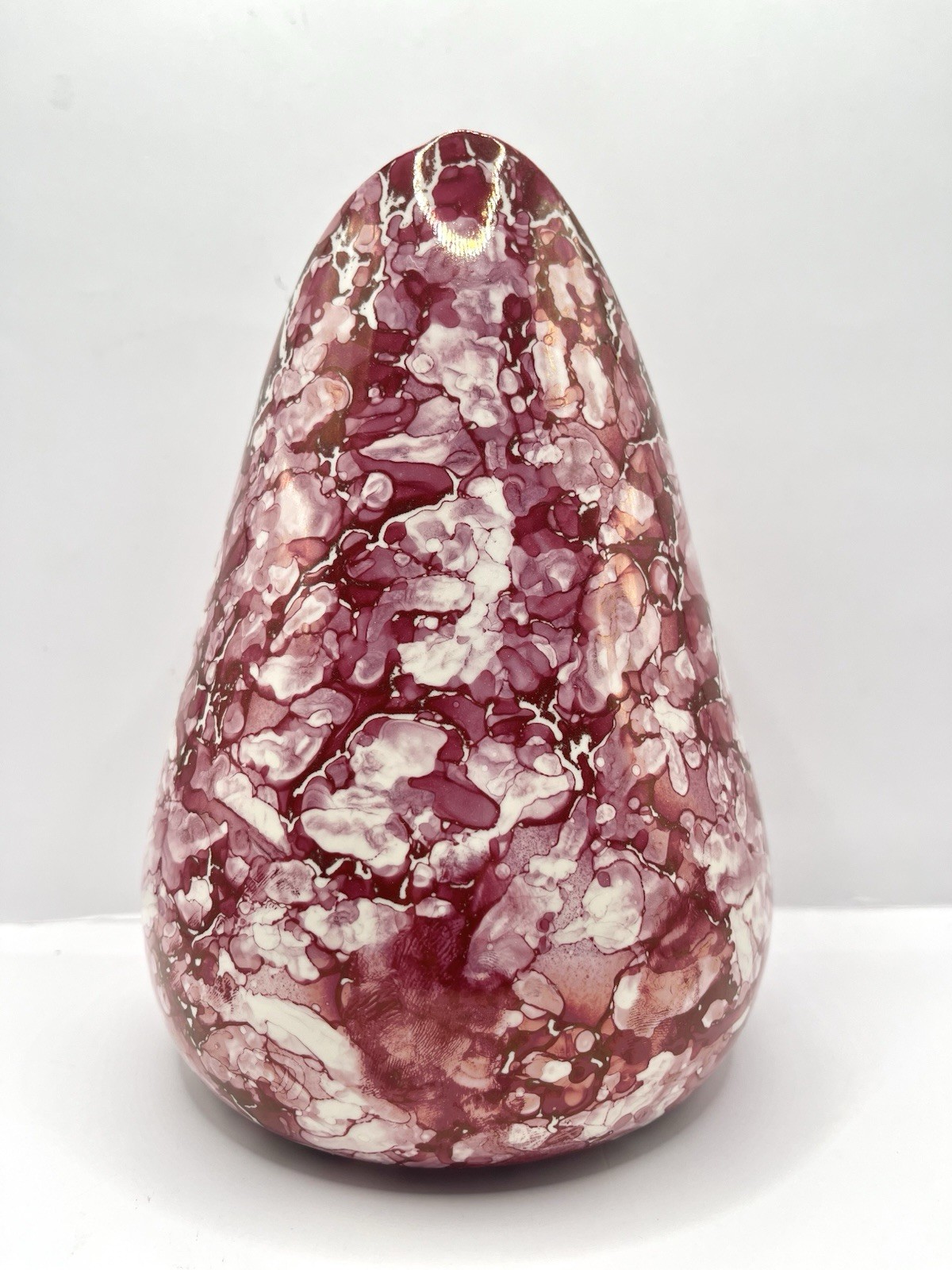 Unmarked Fuchsia Marble-Glaze Vase Elliptical Opening MCM 1960’s 7 3/4″