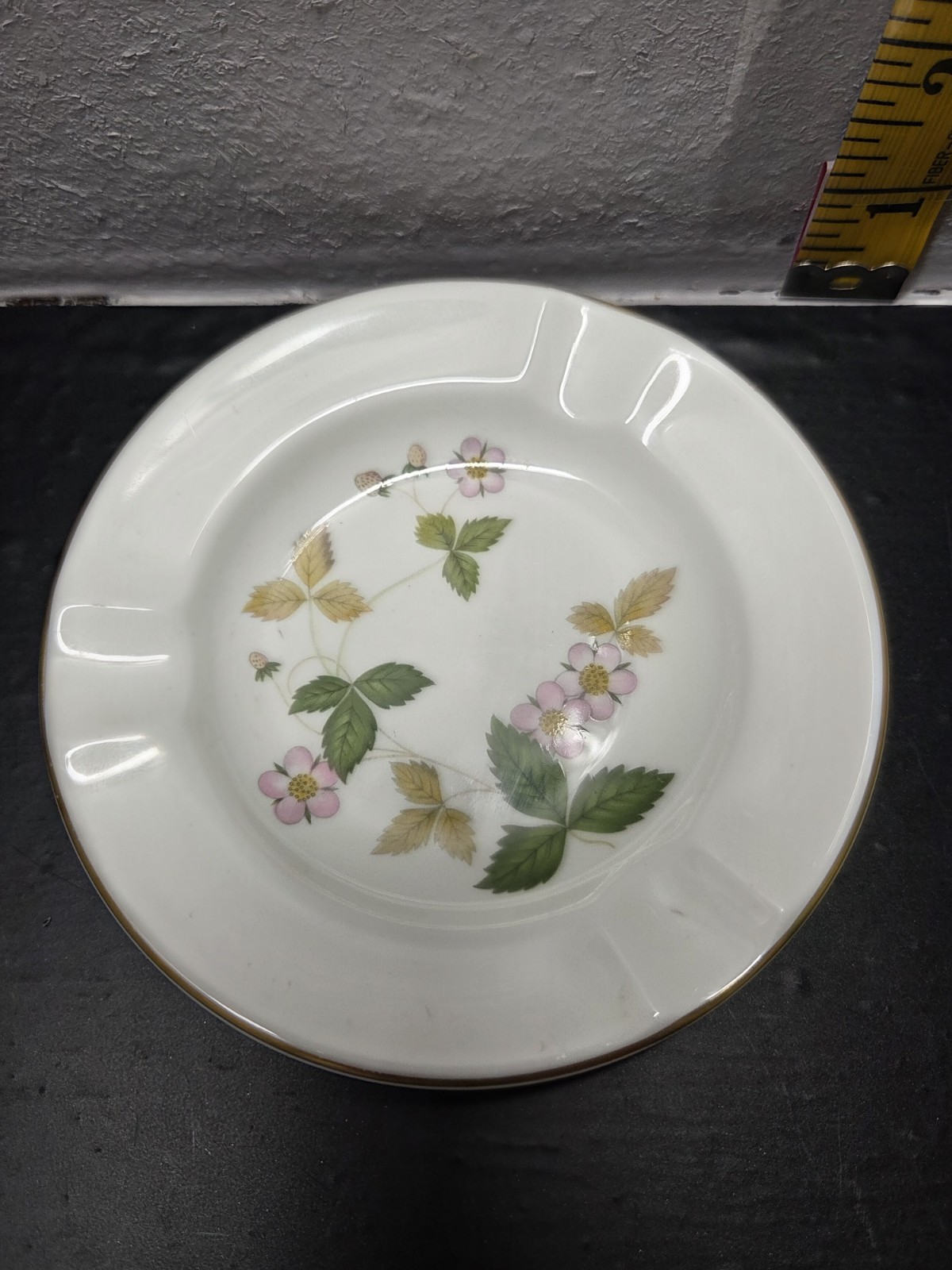 Vintage WEDGWOOD Bone China WILD STRAWBERRY R4406 ASHTRAY – Free Ship