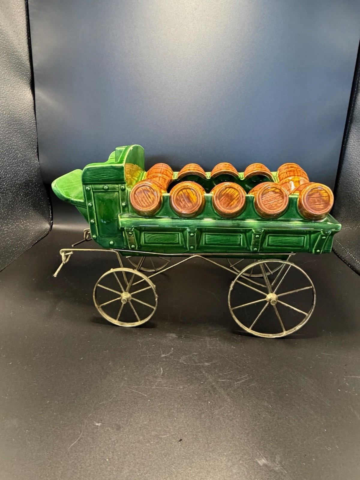 Vtg Metlox California Pottery Nostalgia Beer Barrel Wagon Planter Green READ