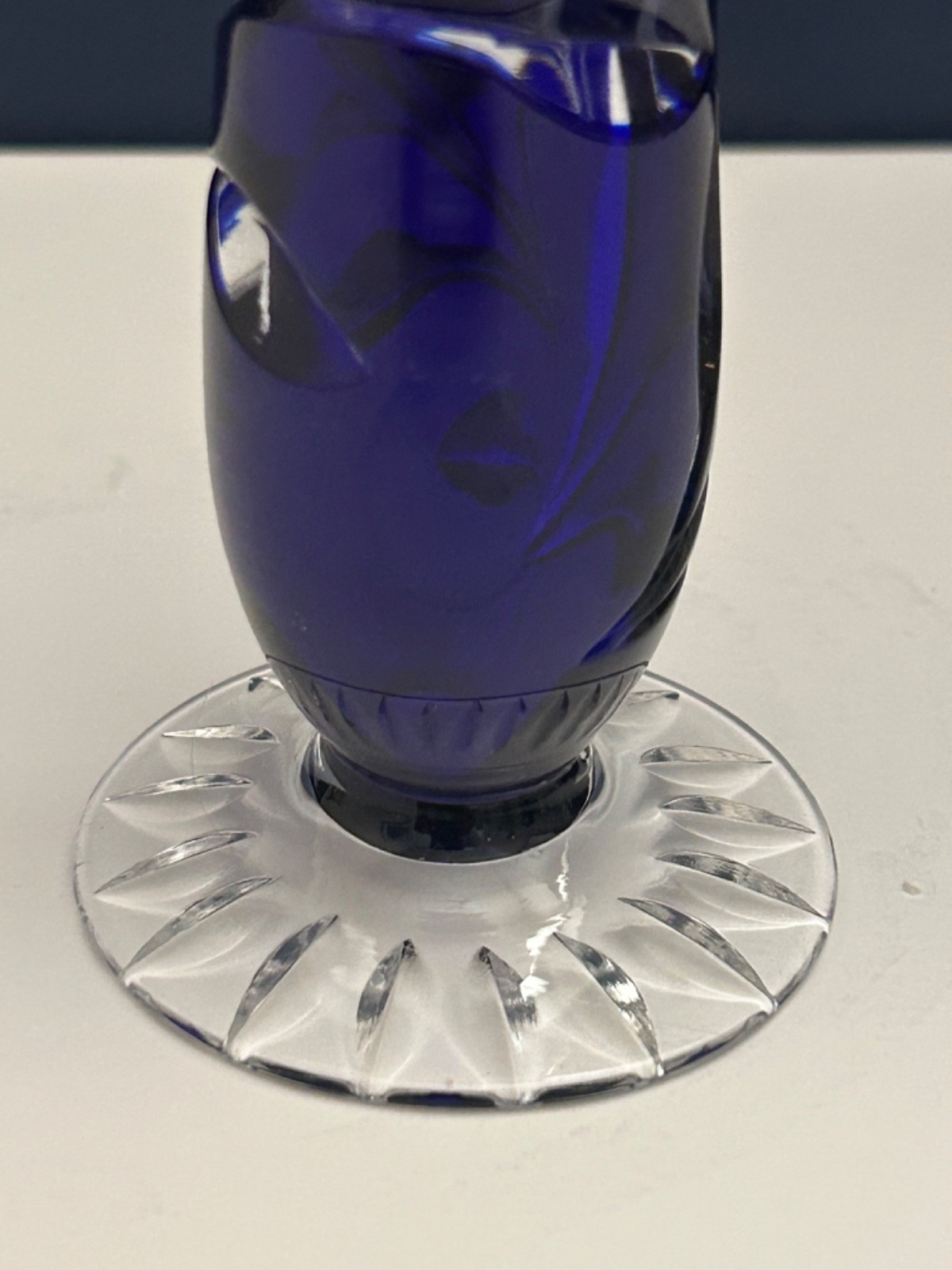 Stunning Bohemian Crystal Cut To Clear Cobalt Blue Hand Cut Floral Motif 6 1/2″H