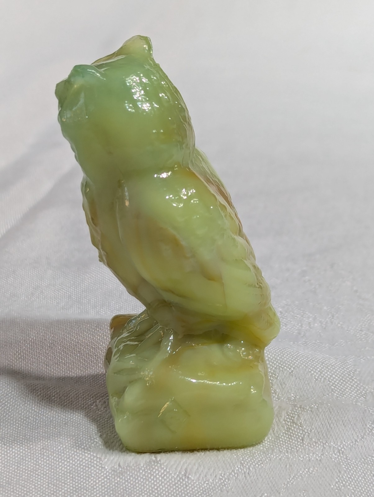 Boyd Uranium Glass Owl Figurine – Green Slag Which GLOWS – Uranium Glass