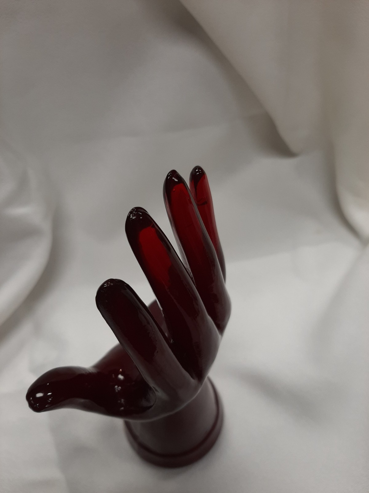 Vintage Ruby Red glass hand jewelry ring holder. Art Deco, excellent condition
