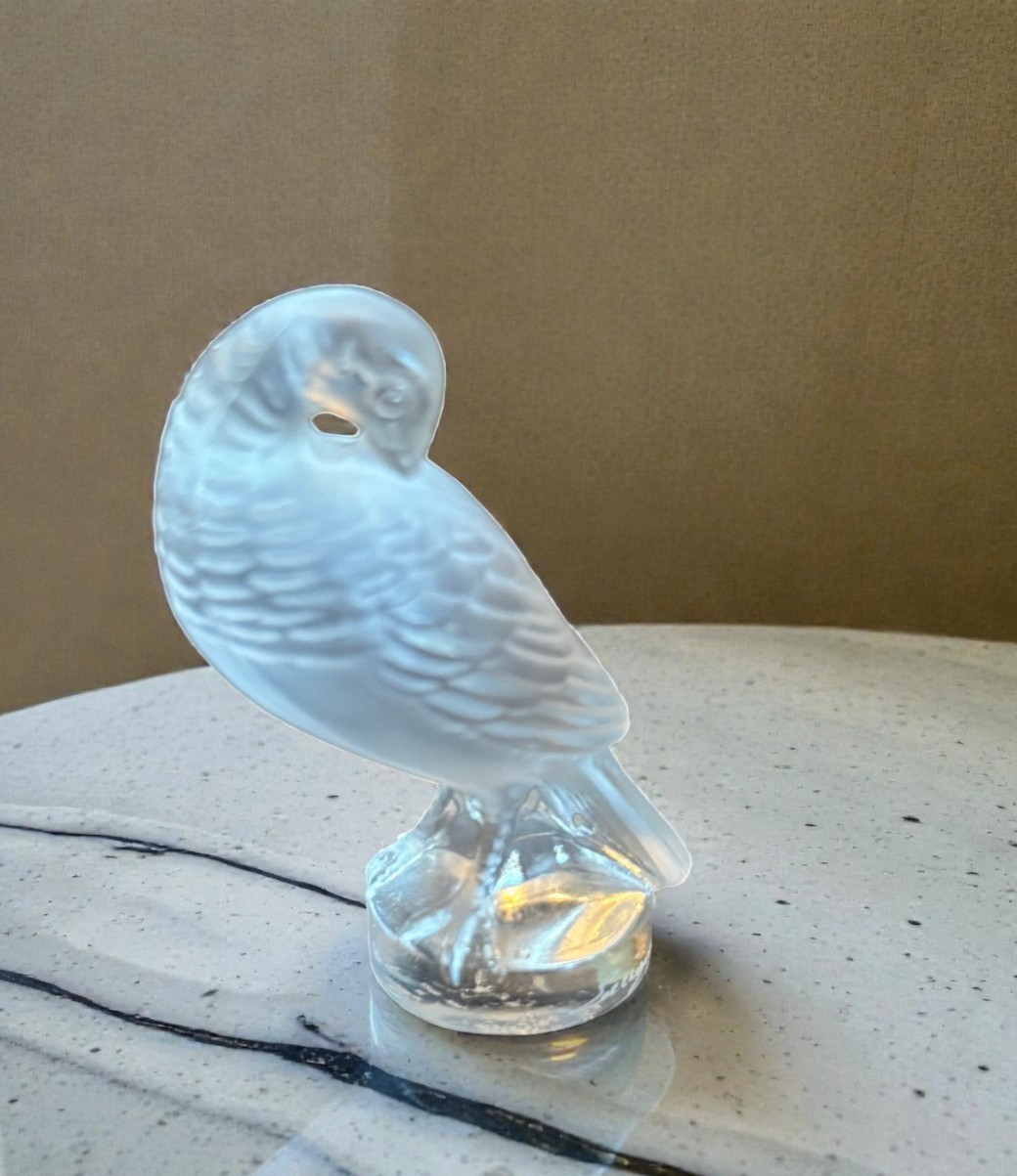 Lalique France Tourterelle Preening Turtledove Crystal Bird Figurine