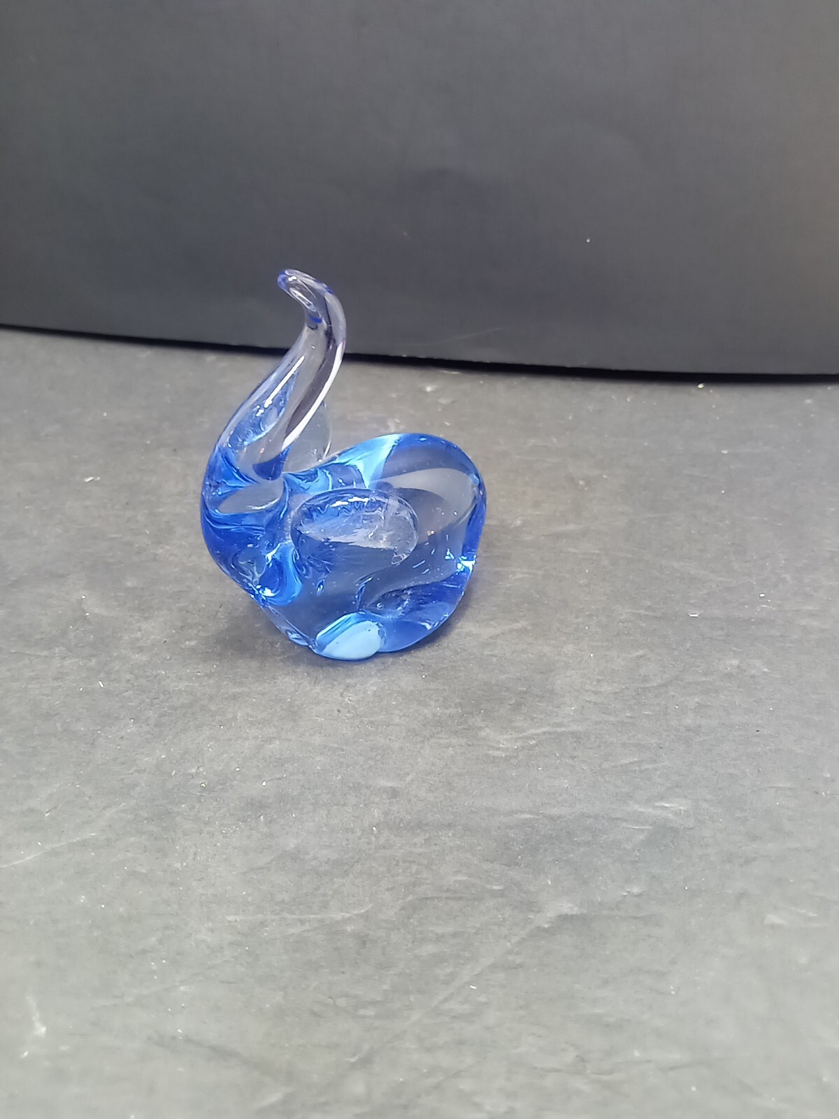 ❤️United States Commemorative Fine Arts Gallery Blue Art Glass Elephant Figurine
