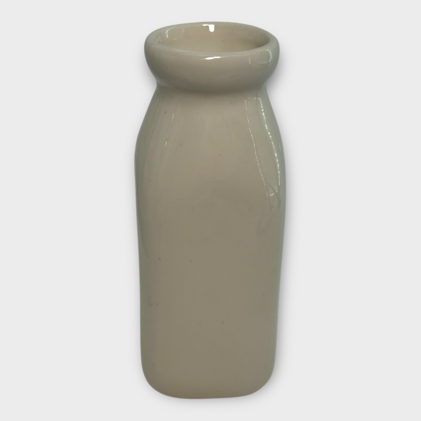 Beth Mueller 2004 Free Kite White Ceramic Milk Jug Vase Signed 6.75″ Vintage