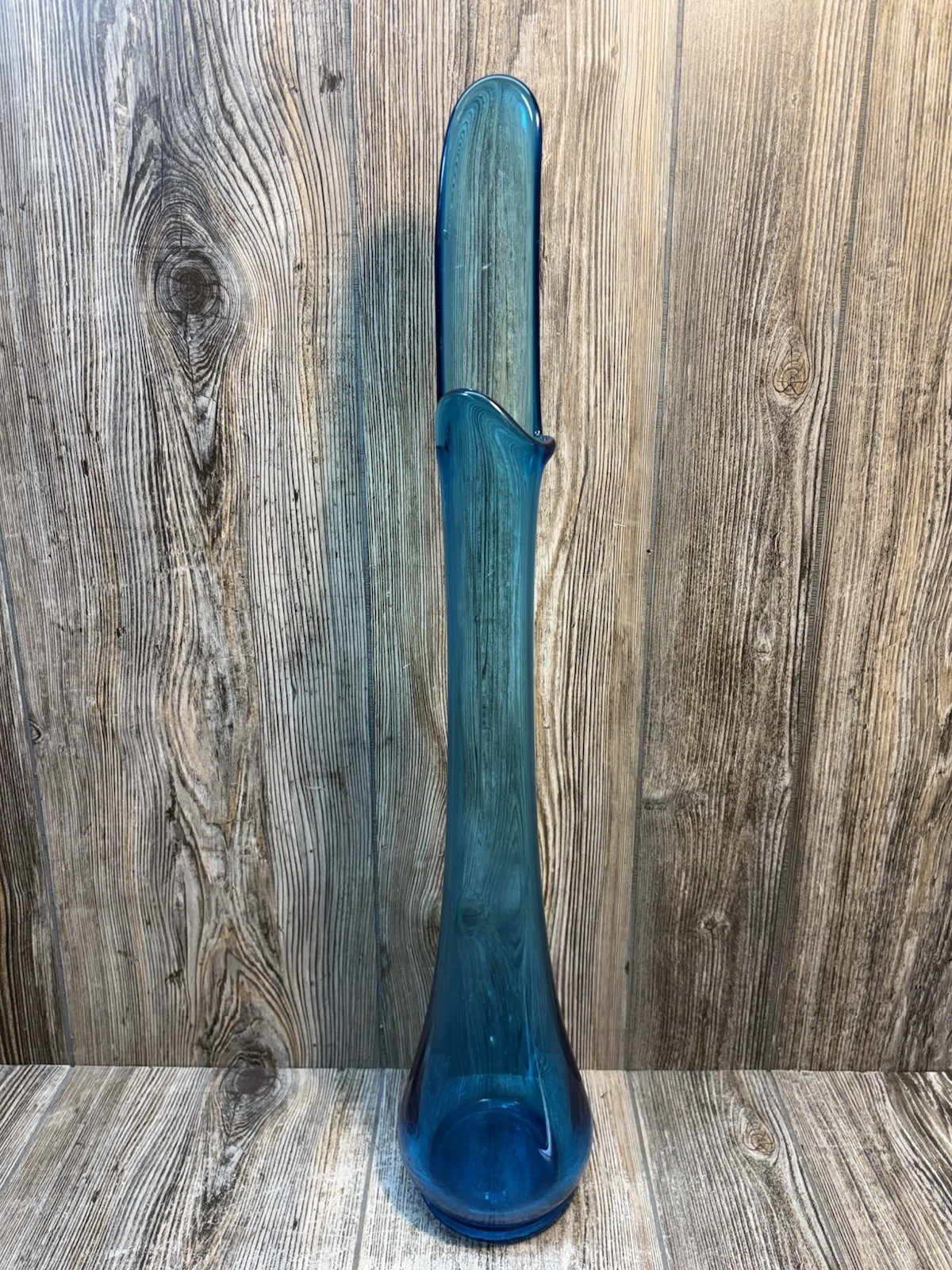 LE Smith 24 Inch Tall Blue Swung MCM Vace
