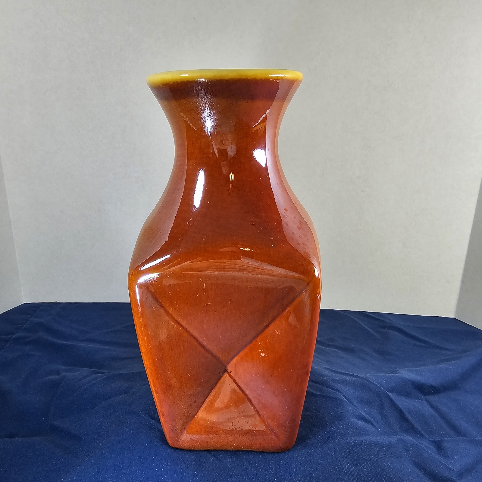 Red Wing Pottery Vintage 1633 Brown Speckled Belle Kogan Vase, Classic