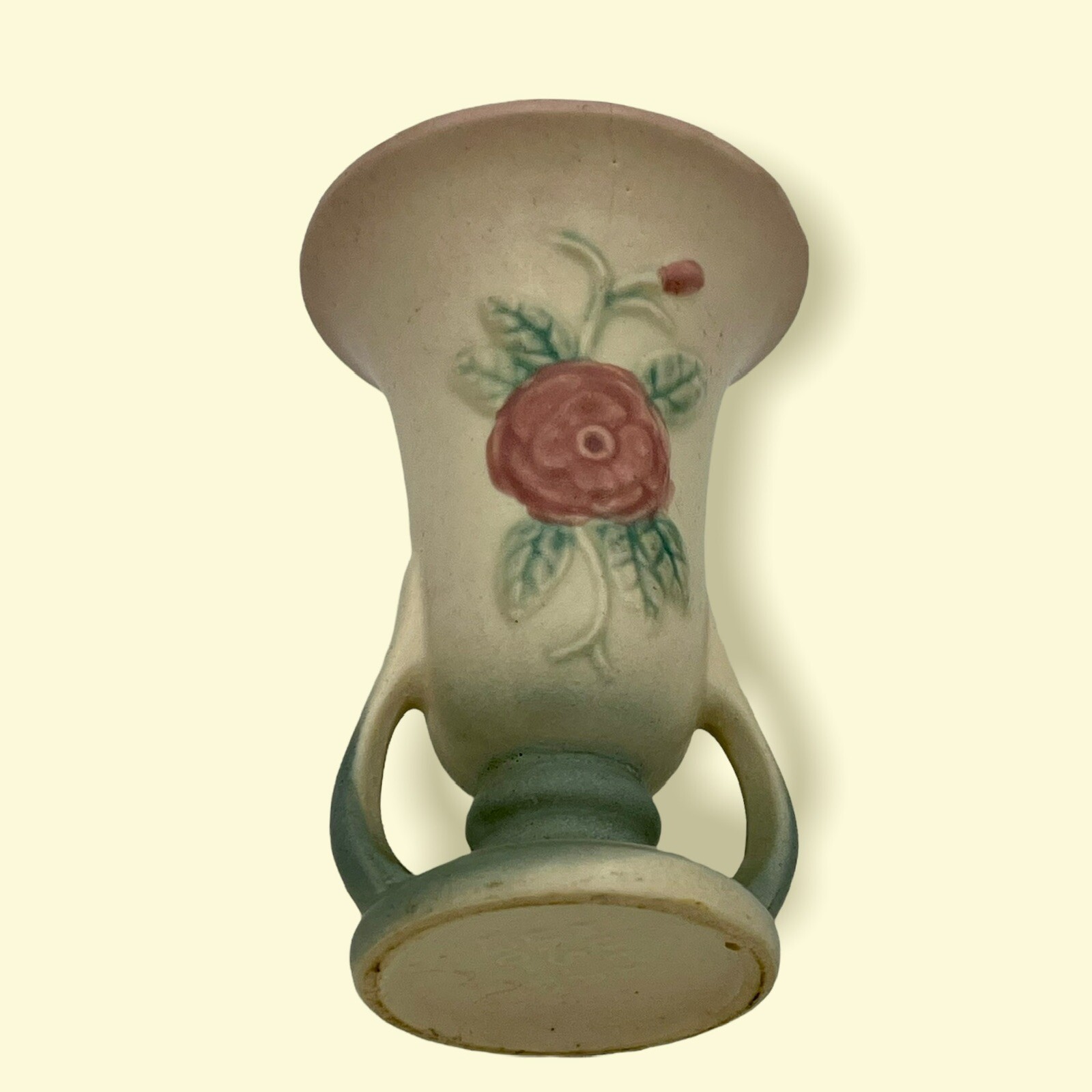 Vintage HULL open Rose 5 Inch Handled Vase, Pink And Yellow Flowers #130. ( BD)