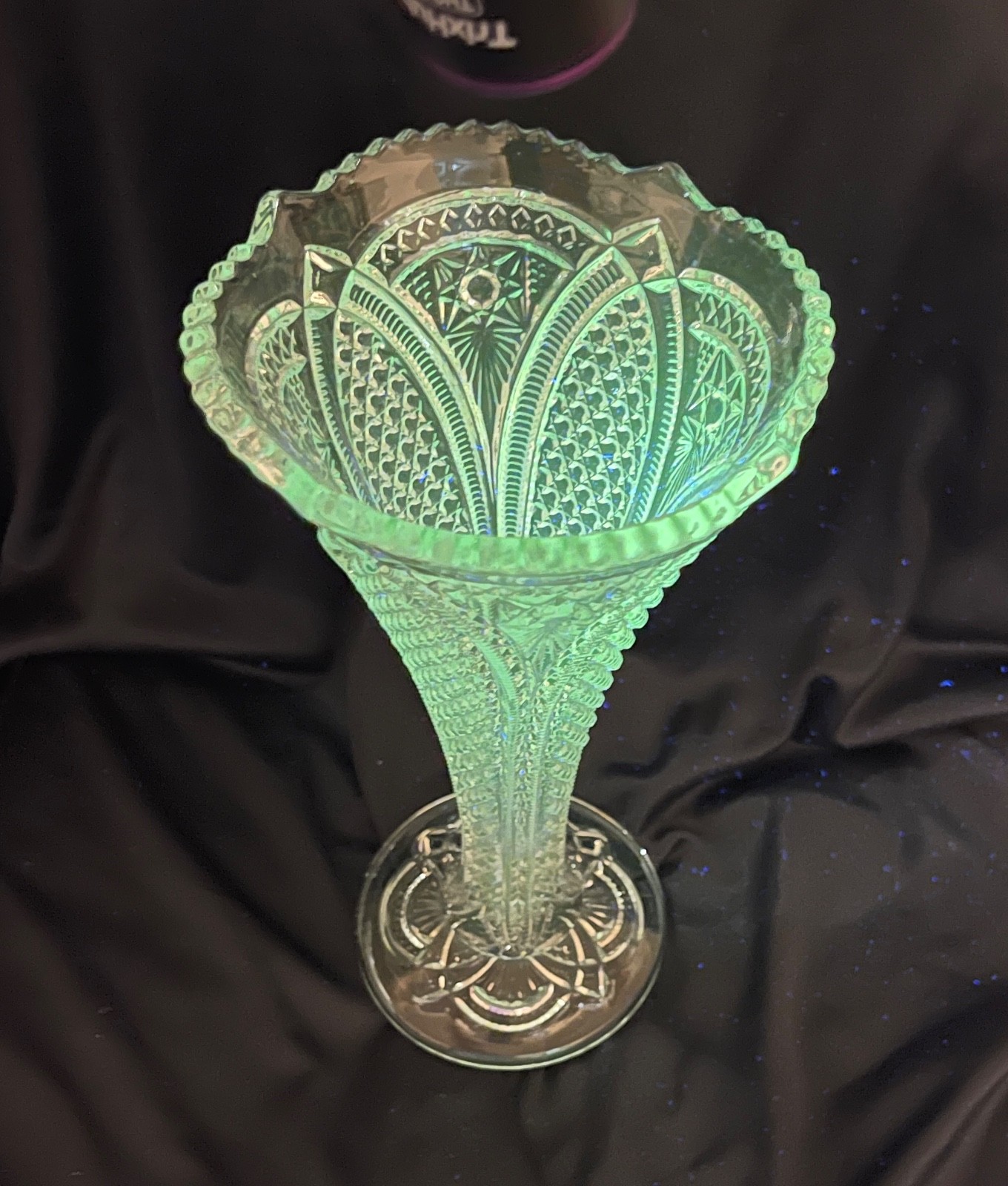 EAPG Victorian Trumpet Vase Antique Late 1800s 10″ Massachusetts Pattern GLOWS