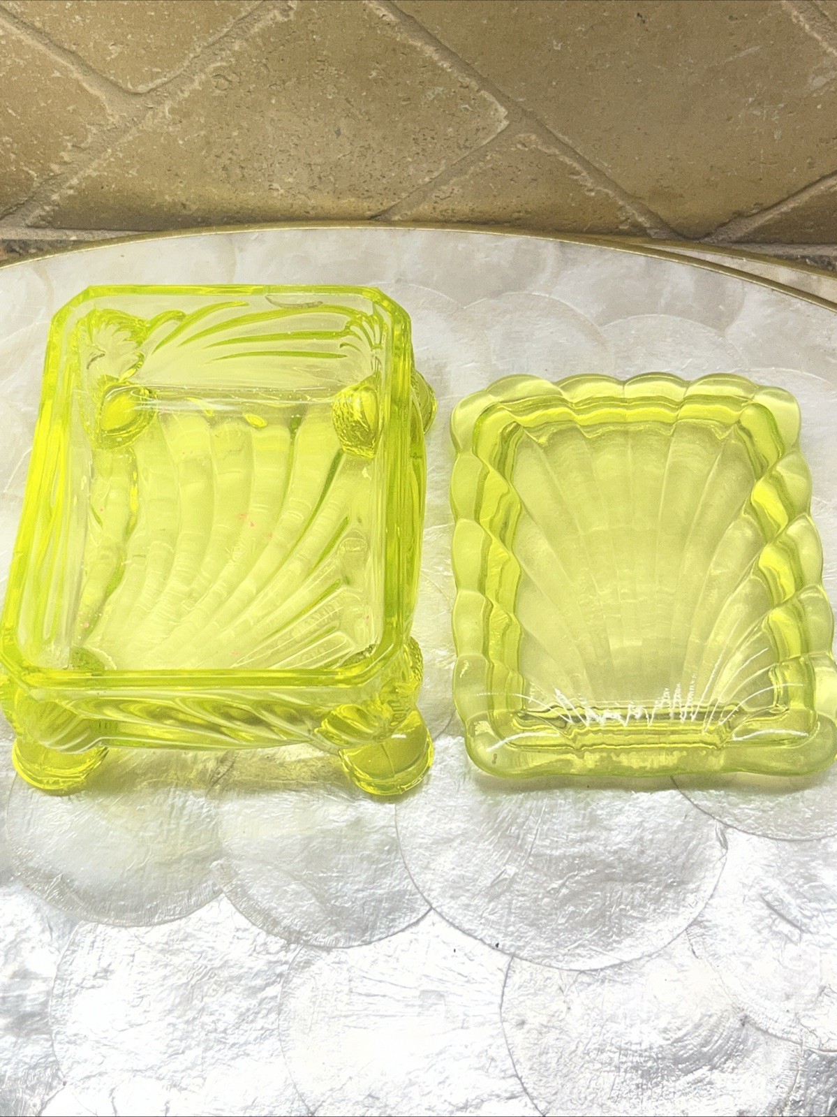 Vaseline Uranium Glass Seashell Box Fish Feet Trinket Box Yellow Boyd Art Glass