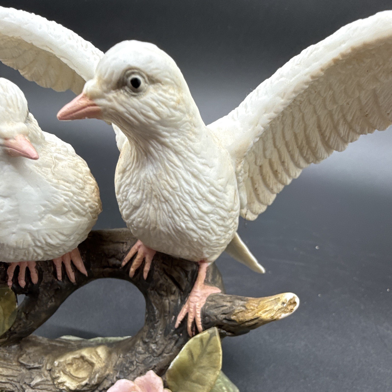 Wallington Collection dove couple resin figurine, floral roses, 3D, 9 in, Taiwan