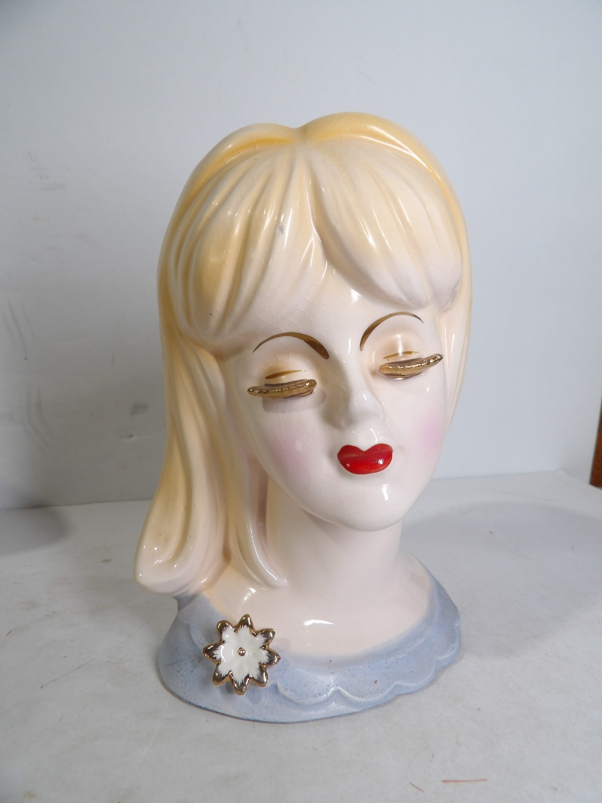 5 1/4 Inch Velco Blonde Lady In Blue 22K Gold Trim Eye Lashes Head Vase