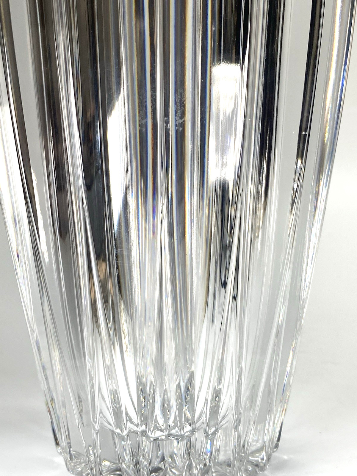 Vintage 1972-Carthage by Cristal D’Arques-Durand 11 3/4″ Heavy Vase Frosted Top