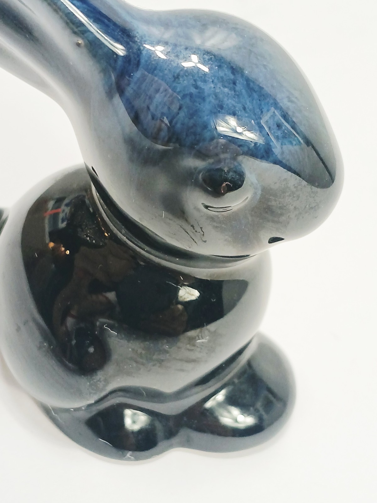 Blue Drip Glazed Bunny Figurine-Blue Mountain Pottery / Canada = 3″ /w.sticker
