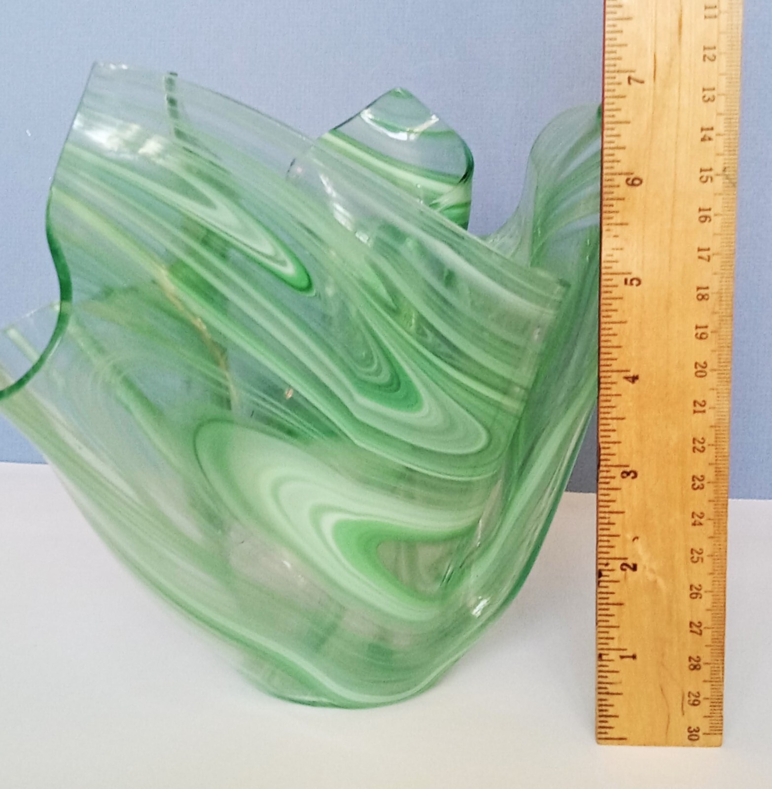 Stunning Signed Green & White Swirl Handkerchief Art Glass Vase 7″x7.5″x7.5″