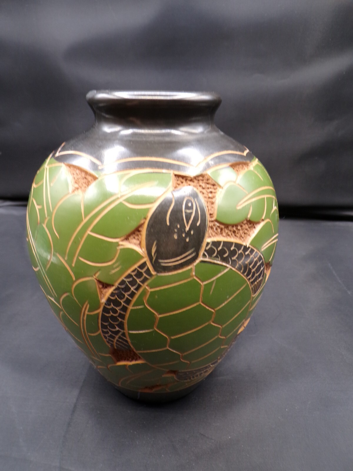 Nicaragua Sea Turtle Vase Carved Etched Folk Art Pottery Green 8.5” Tall