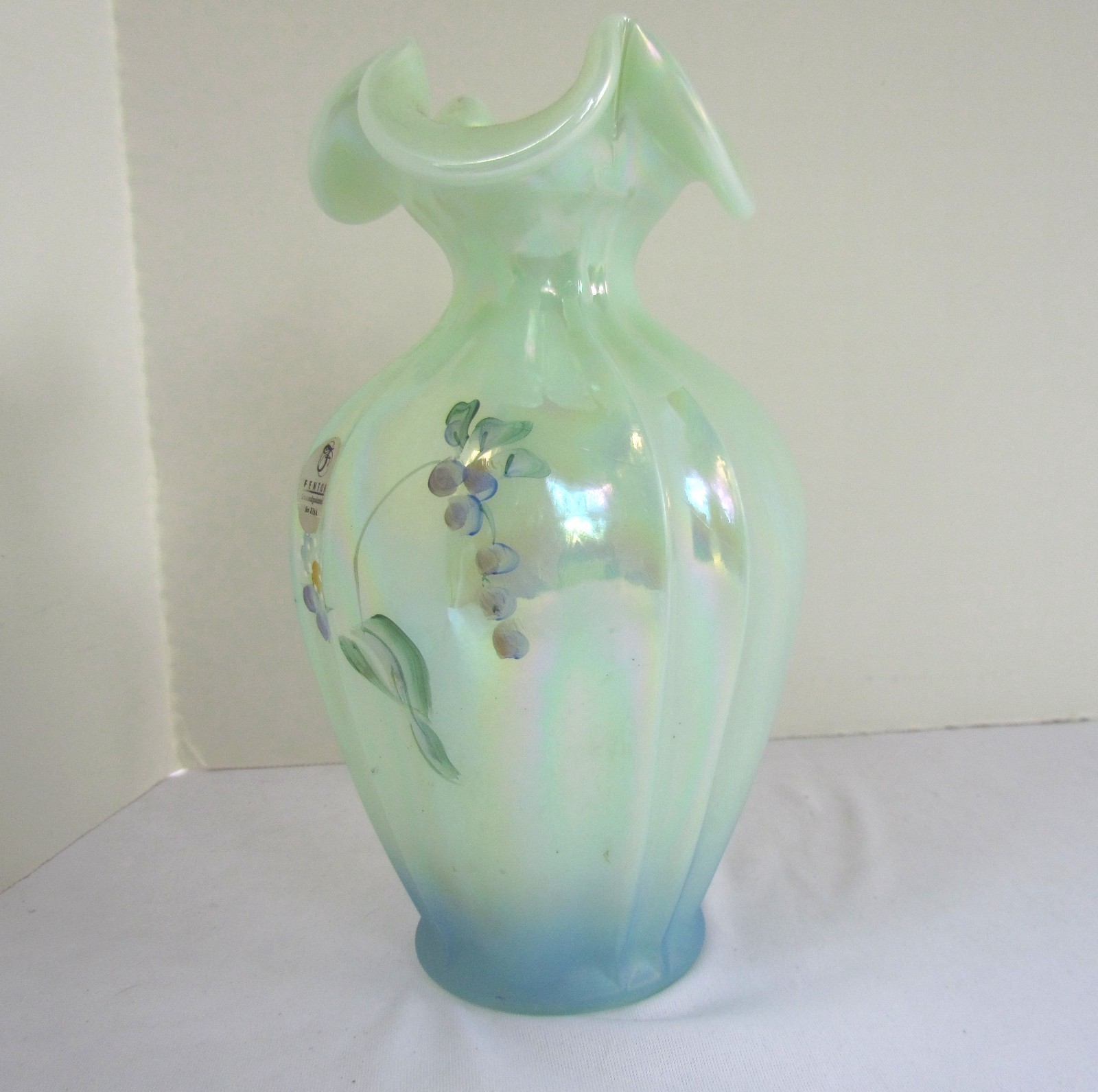Fenton Sea Mist Green iridescent Hand Painted Glass Vase 7 1/2″ Signed GORGEOUS