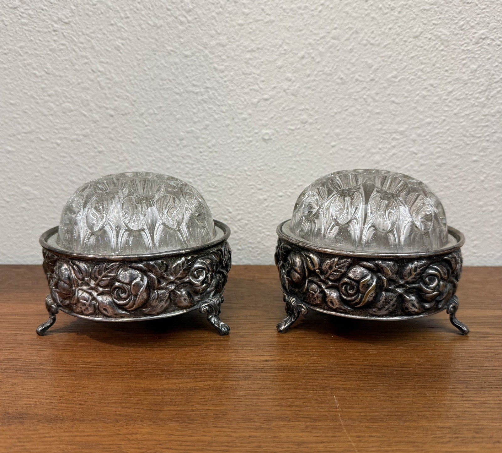 Vintage EL De Uberti Flower Frog Repousse Silverplate Made in Italy French Glass