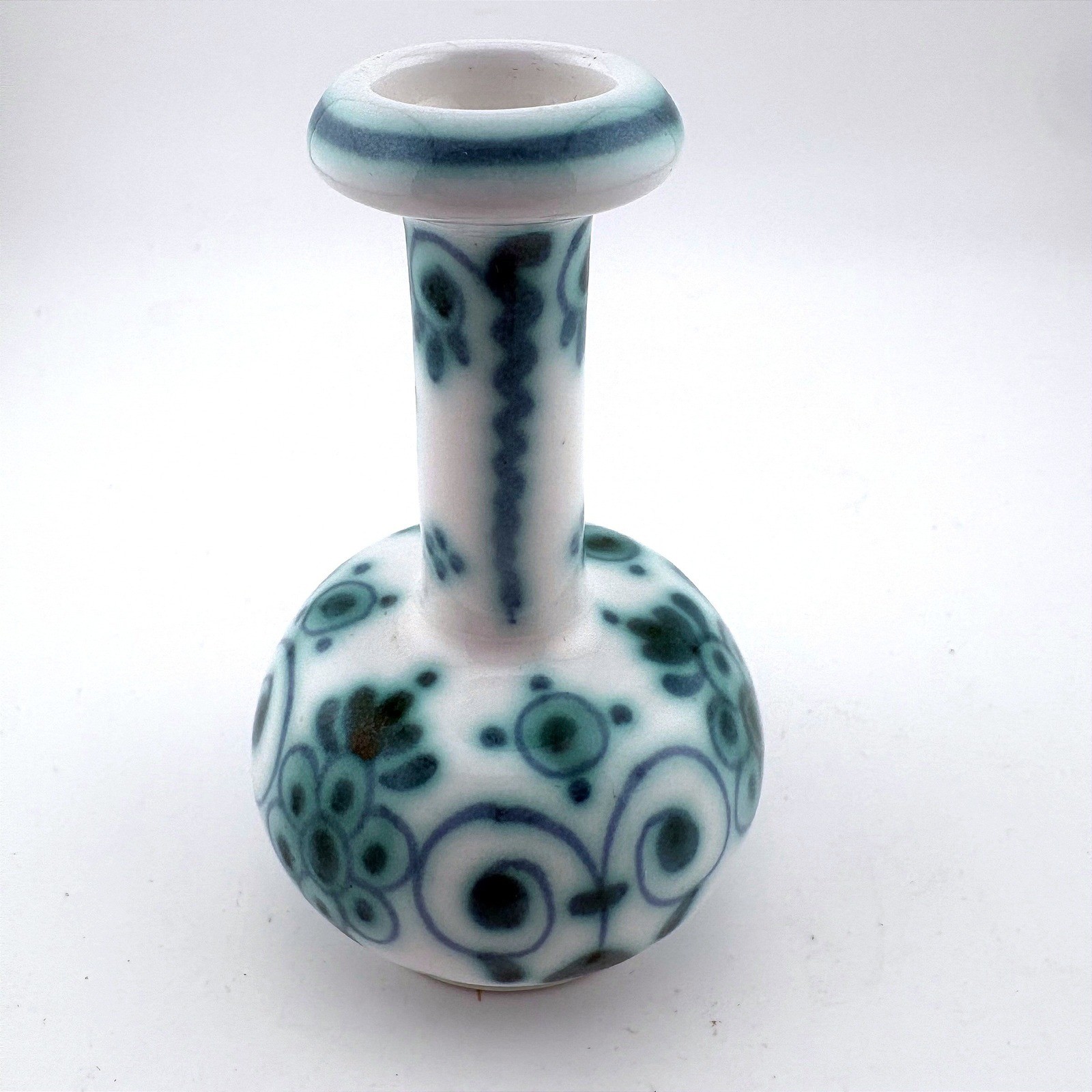 Rare Vintage Delft Delvert Pattern Hand Painted Ceramic Bud Vase 1970