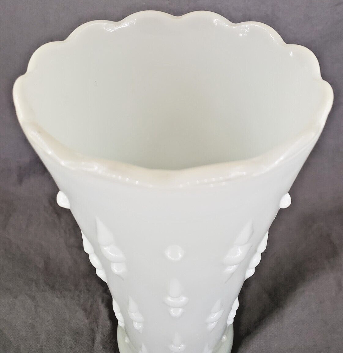 2 Vintage Ankor Hocking Hoosier Glass Vases #4095 Milk Thorn & Thistle