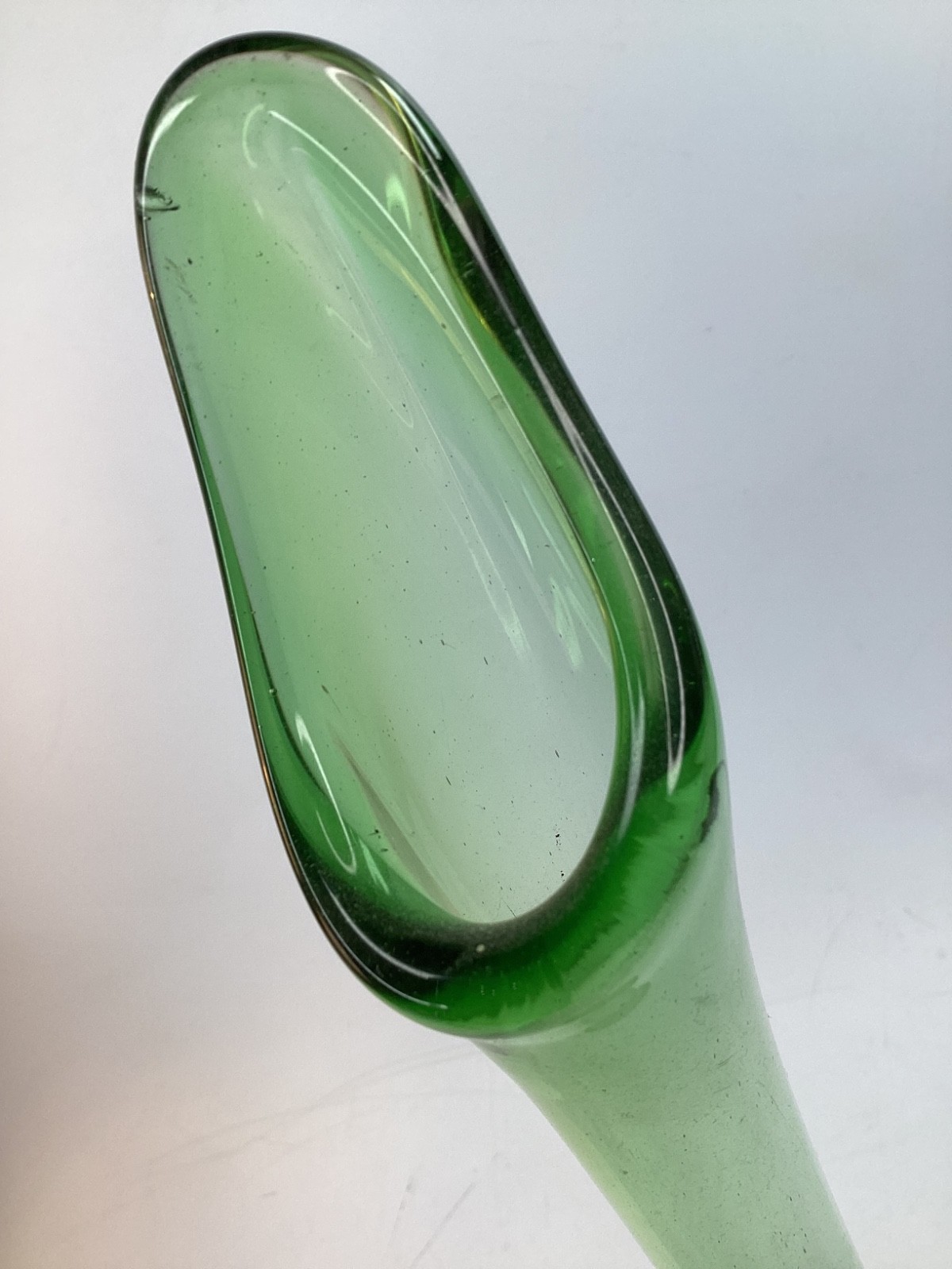 19” Vintage MCM Green Swung Glass Drape Vase Swung FREE SHIPPING