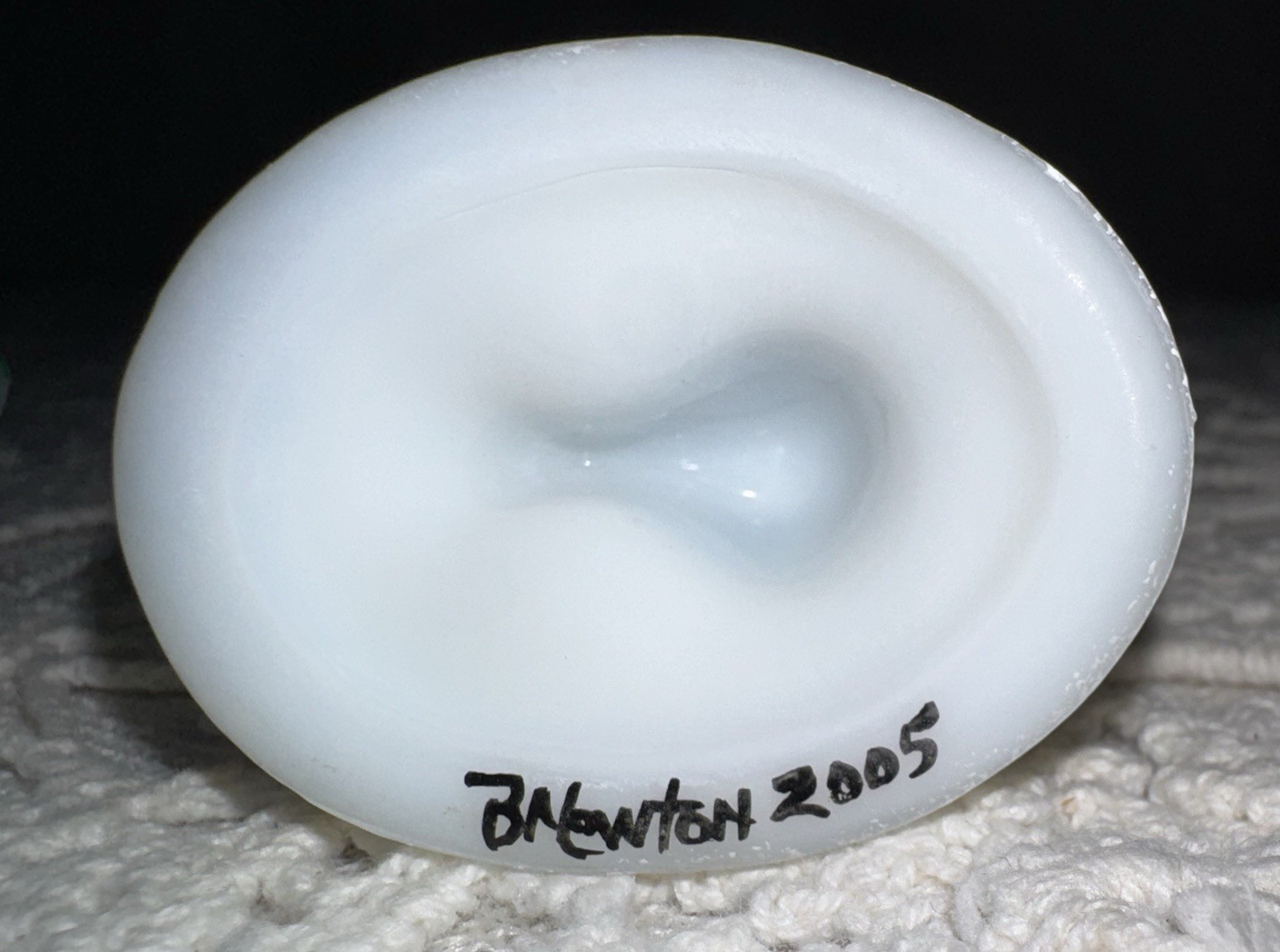 Boyd Crystal Art Glass Scottie Dog Salt NEST Mini ? White Milk Satin Handpainted
