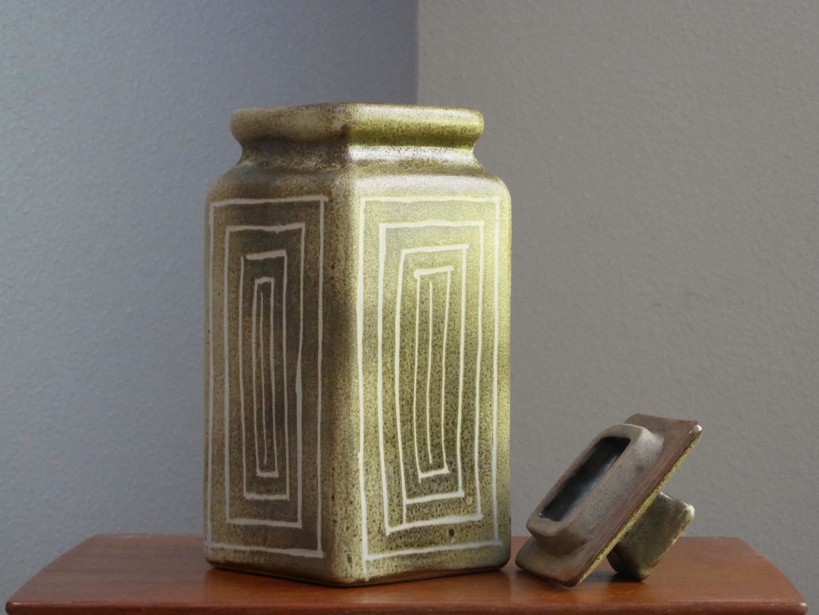 Harding Black 1953 Lidded Canister Square Ginger Jar Texas Pottery 13 1/4″ high