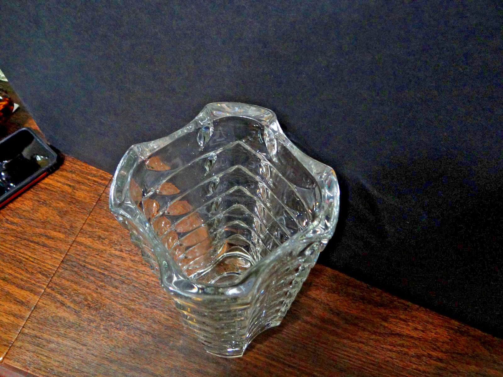 Retro Luminarc France Clear Heavy 4 lb 10.3 oz Glass 4.5″ Square 9.75″ Tall Vase
