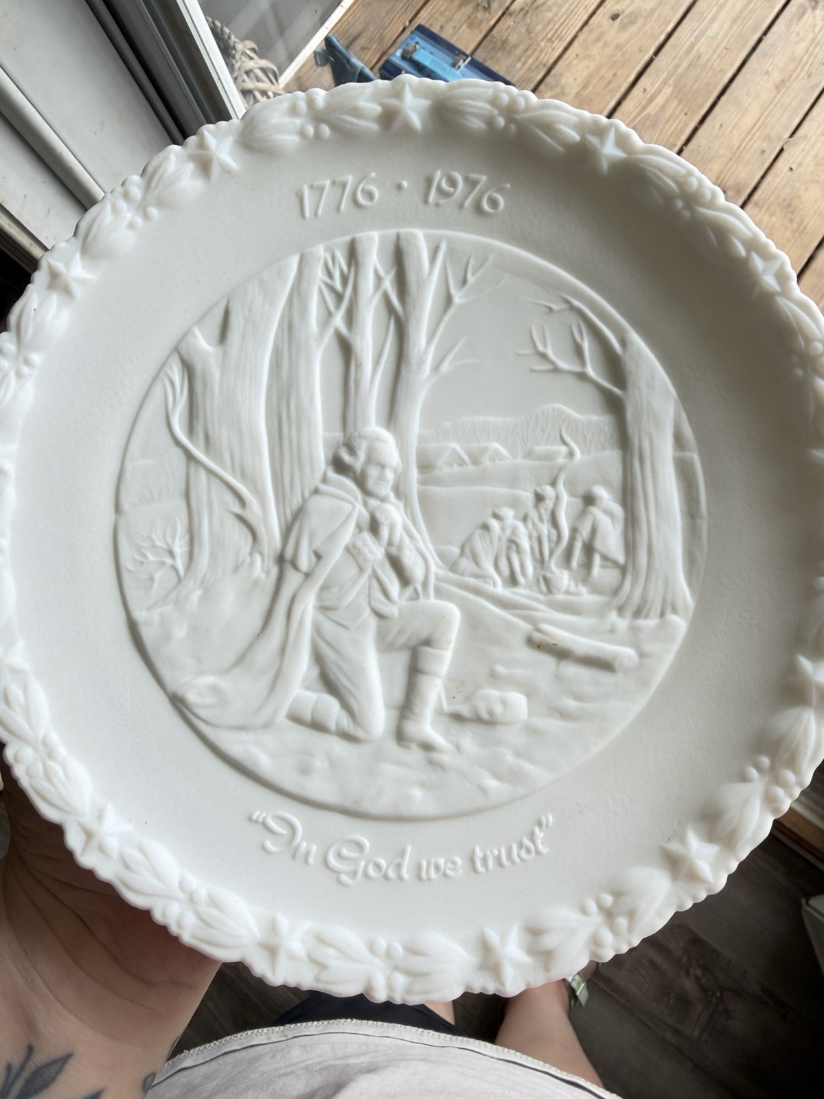 Fenton 1776-1976 Bicentennial White milk glass collectors plate set