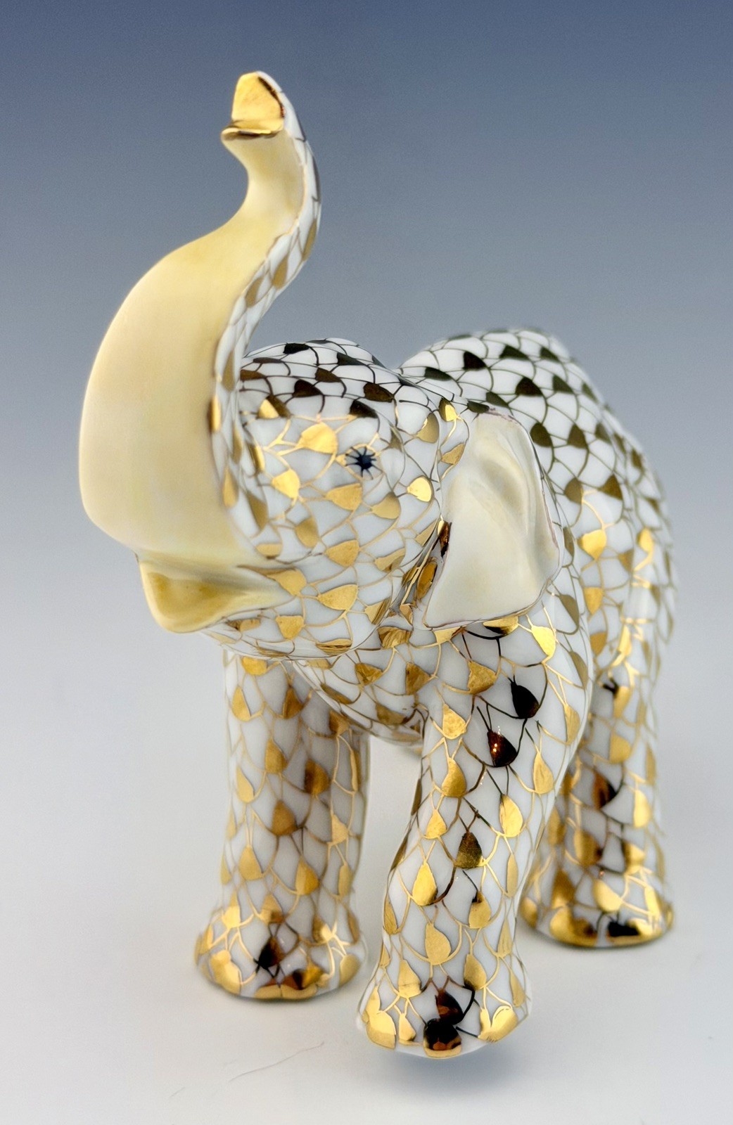 🦋 MINT HEREND Guild Asian Elephant 24k Gold Fishnet Figurine
