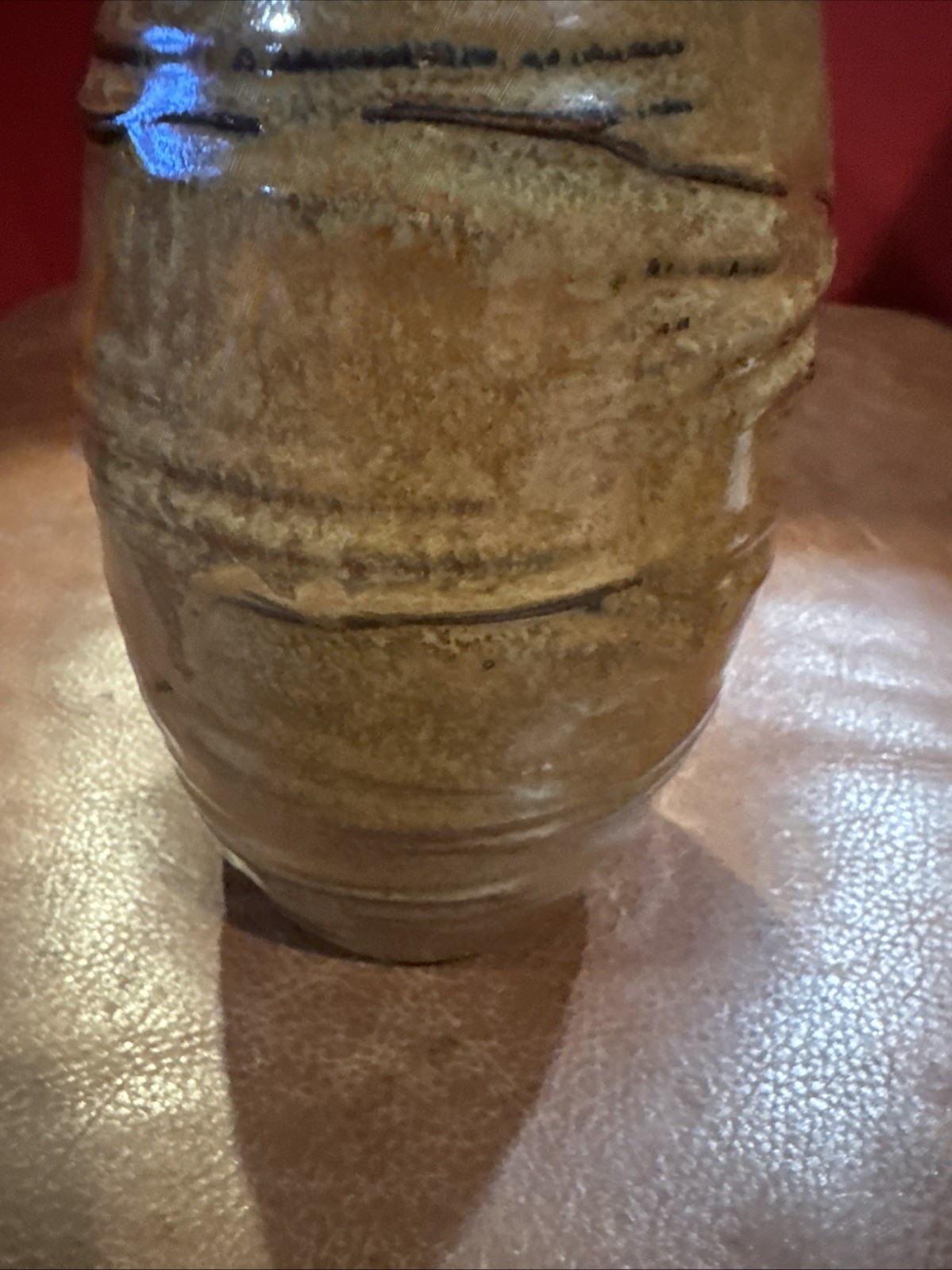 Tan Brown Ceramic Bud Vase w/ a Lizard on One Side of The Vase