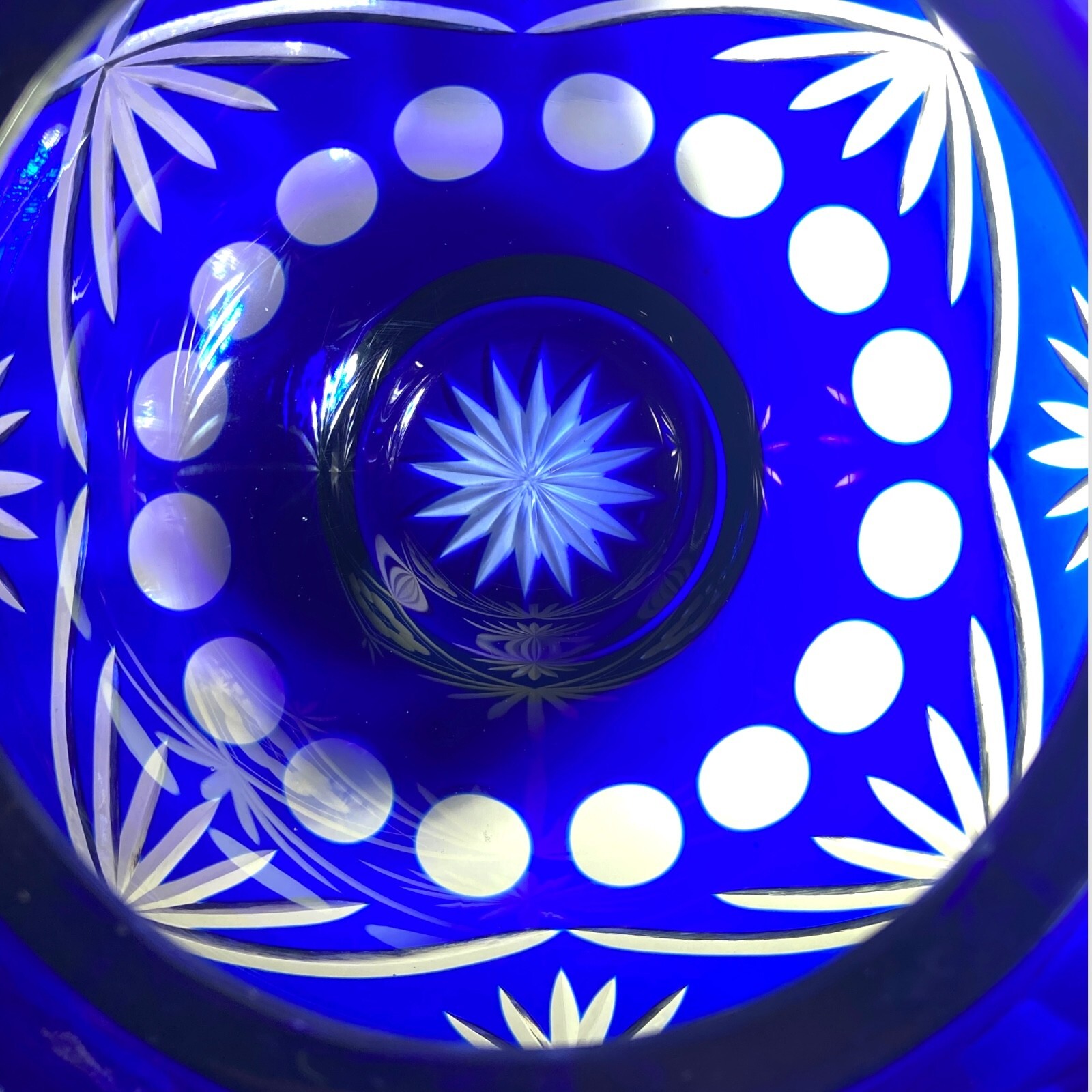 Vintage Bohemian Cobalt Cut-to-Clear Crystal Vase – 9.5″ Wheel Cut Design XL