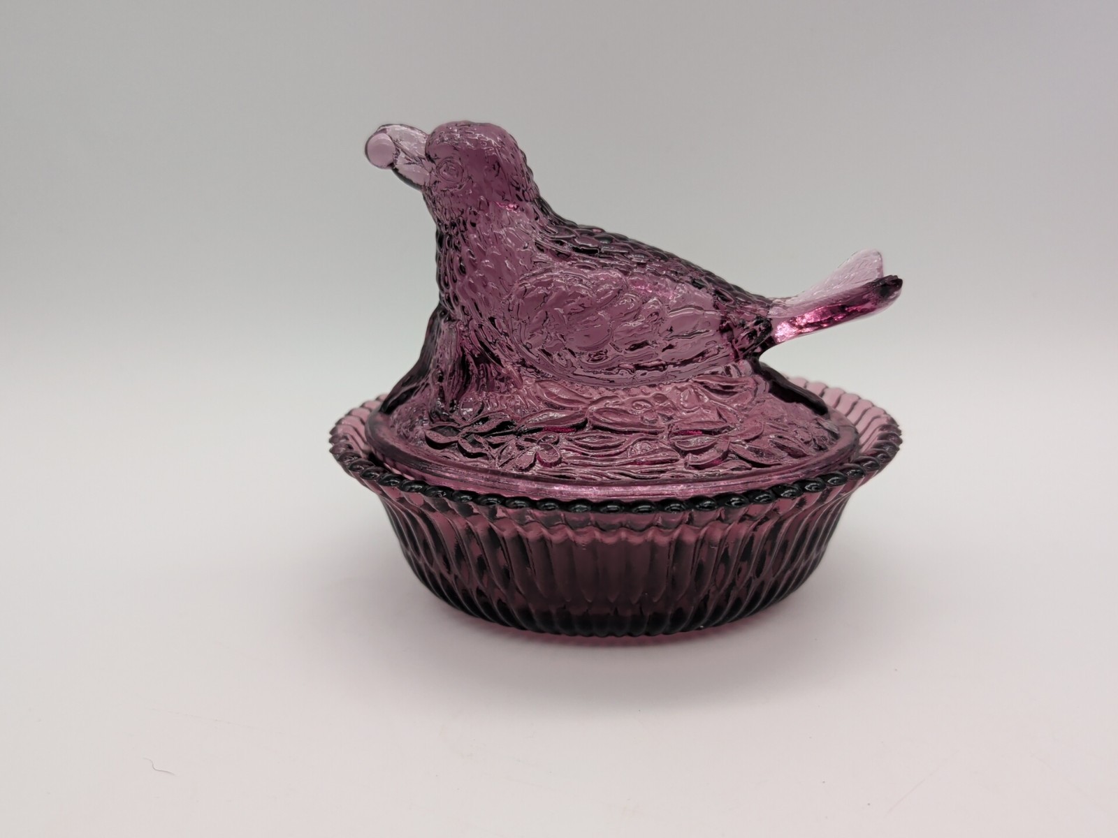 Early Degenhart Glass Taffata Amethyst Purple Robin On Nest Covered Dish 1960’s