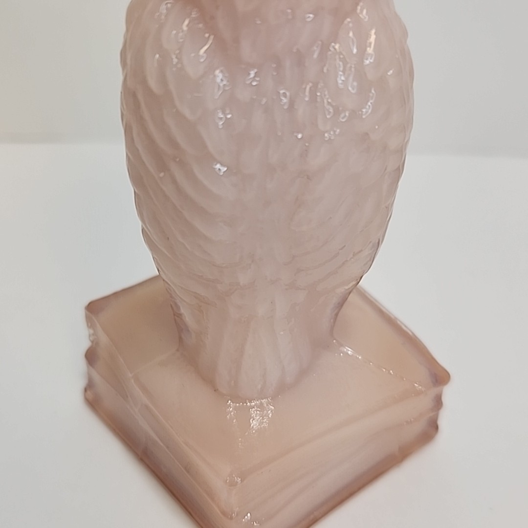 Degenhart Glass Wise Owl Milk White Pale Pink Peach Slag Glass Figurine