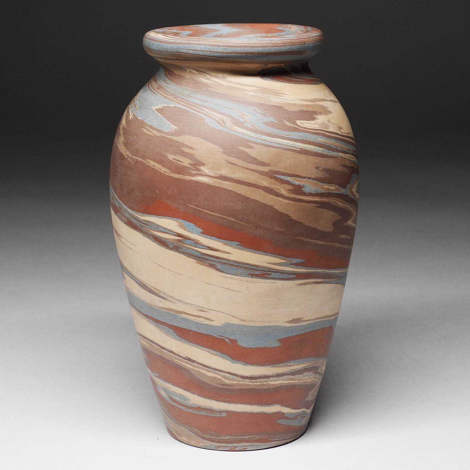 Niloak Arts & Crafts Mission Ware Arkansas Art Pottery Swirl Vase 8 1/4″ Tall