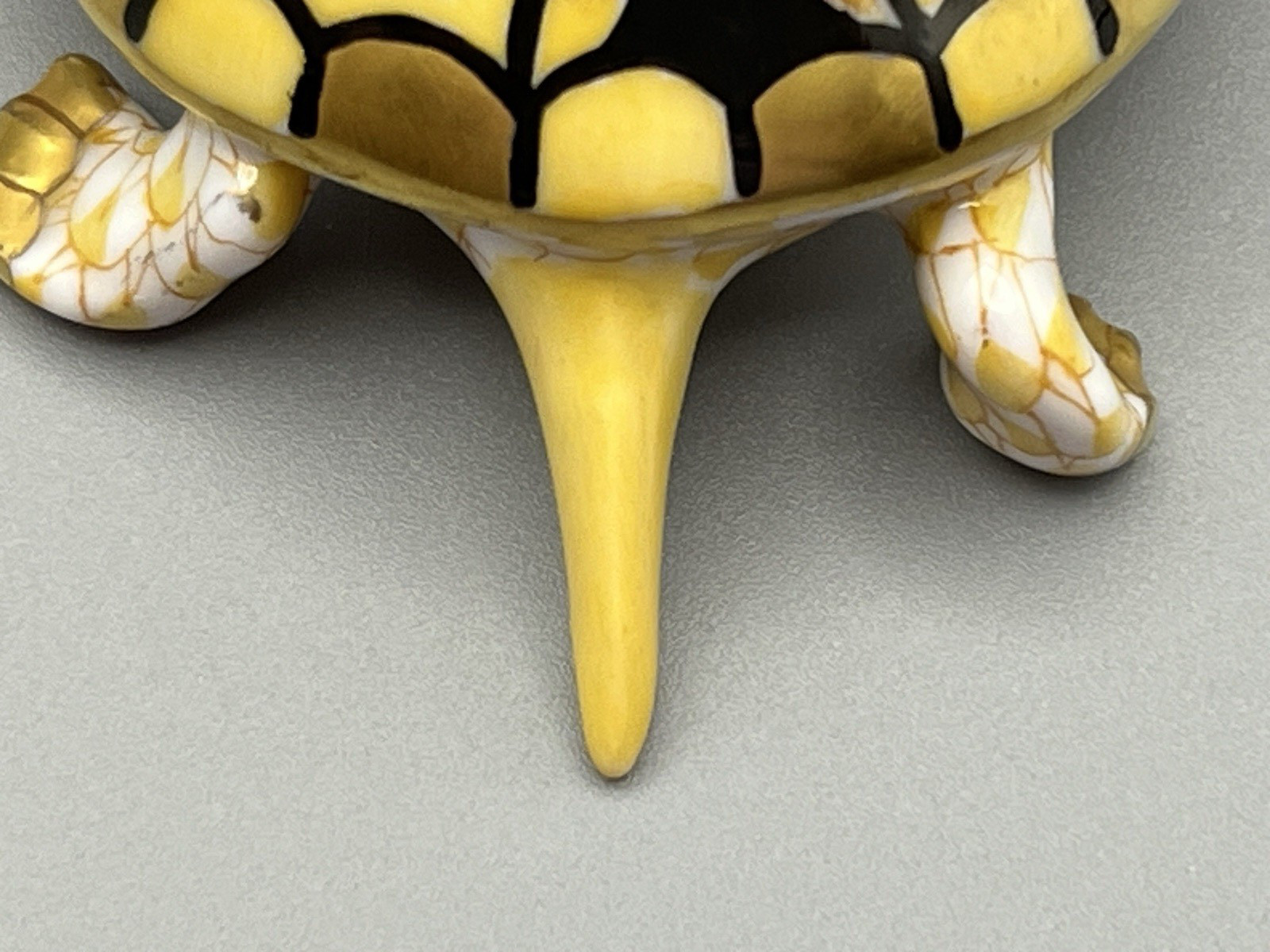 Herend Figurine – Turtle 15302 – Butterscotch / Yellow Fishnet