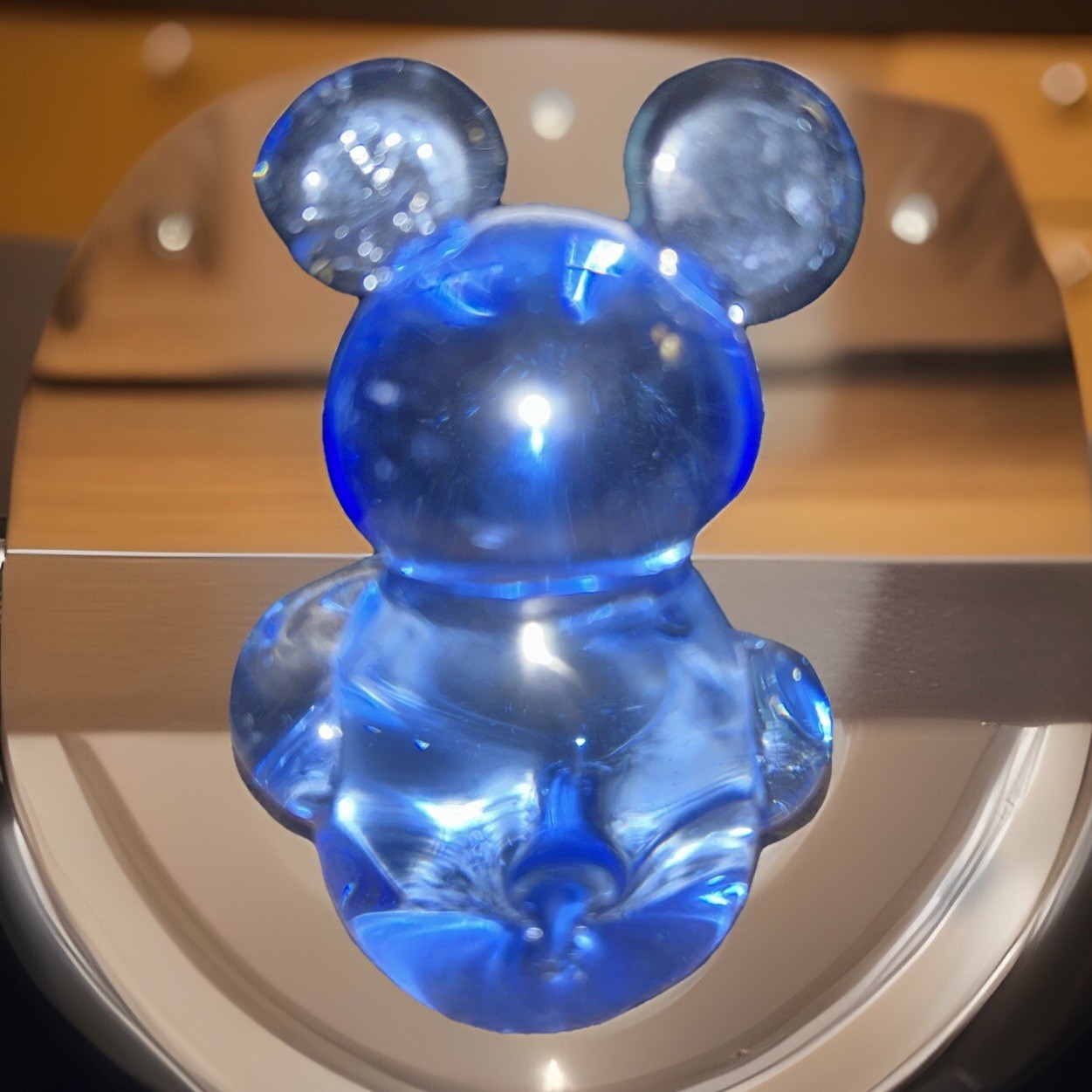 Vintage United States commemorative fine art gallery- blue glass bear 3.5″