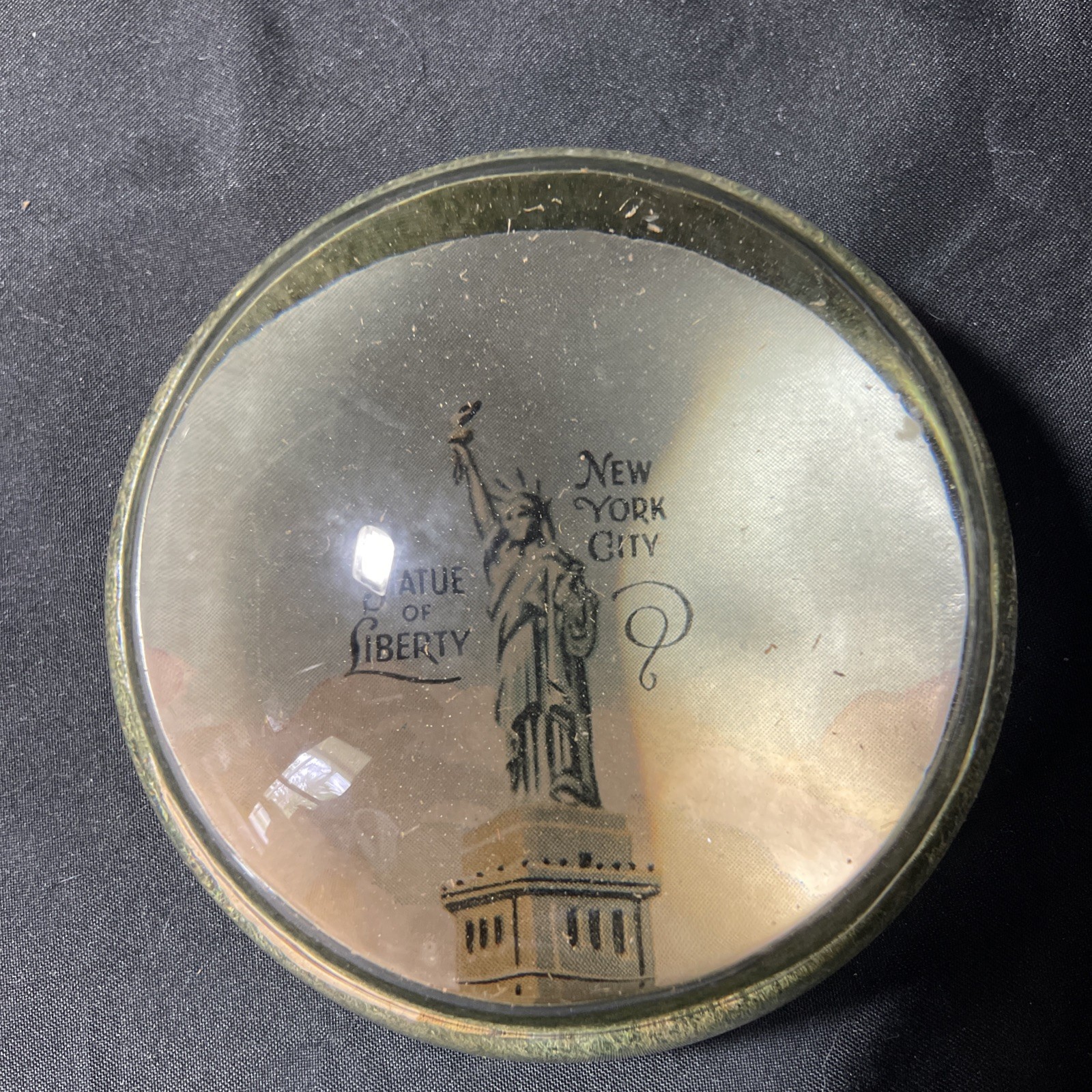 RARE VINTAGE glass Paperweight Stature Of Liberty
