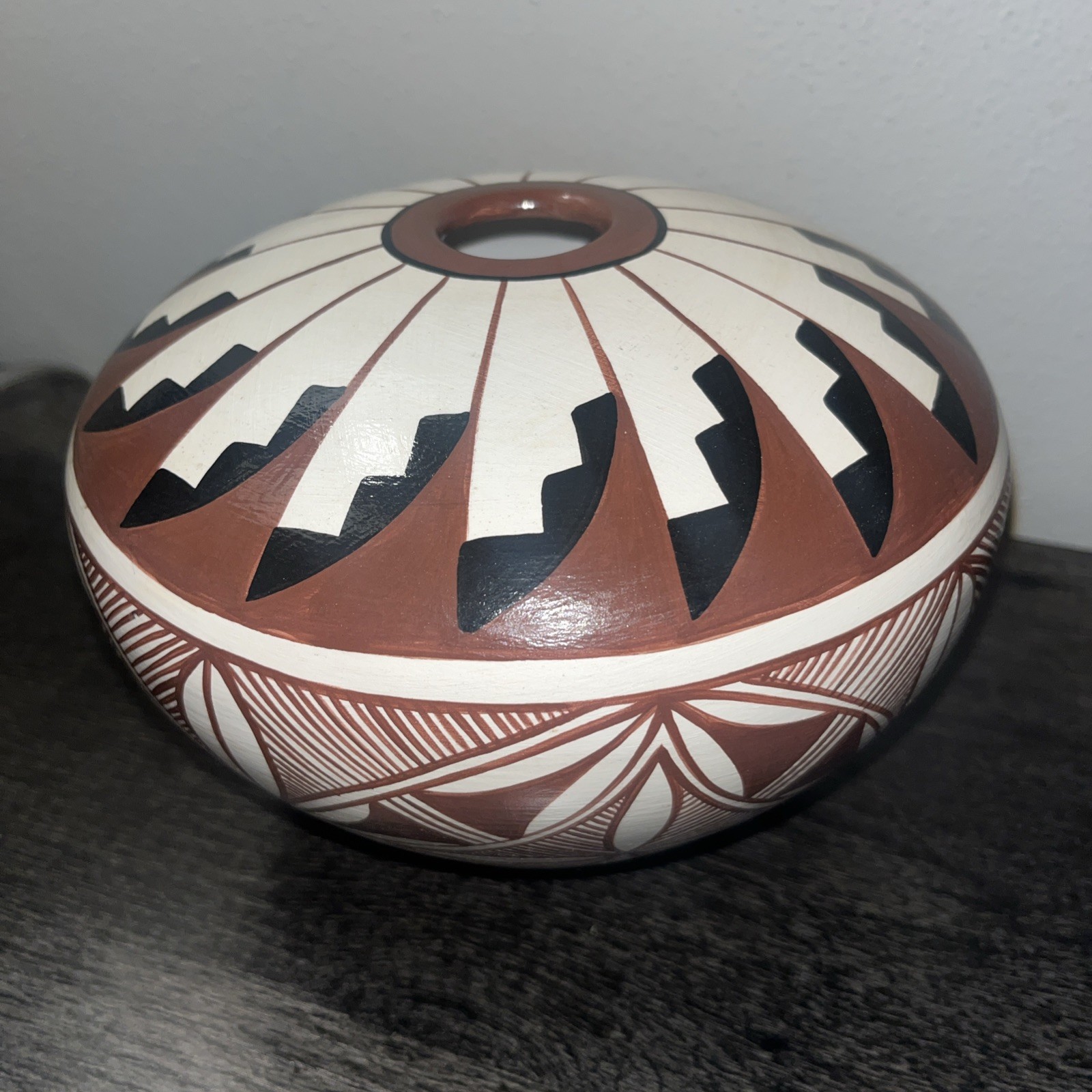 Santa Clara Pueblo Native American Pottery Seed Pot Vase Bowl Signed E Tafoya