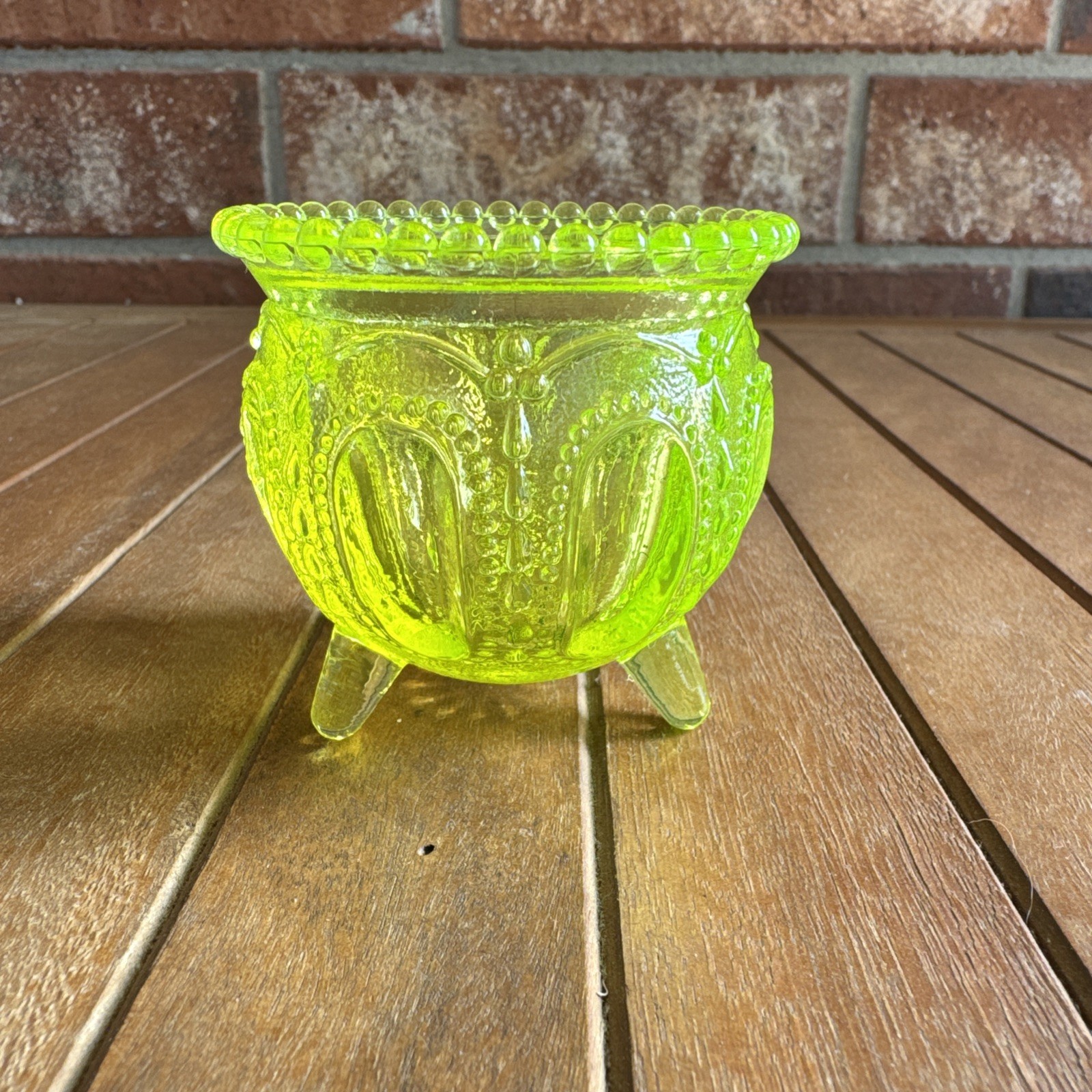 Boyd Vaseline Uranium Glass Gypsy Pot Toothpick Holder Cauldron Tripod UV Glow
