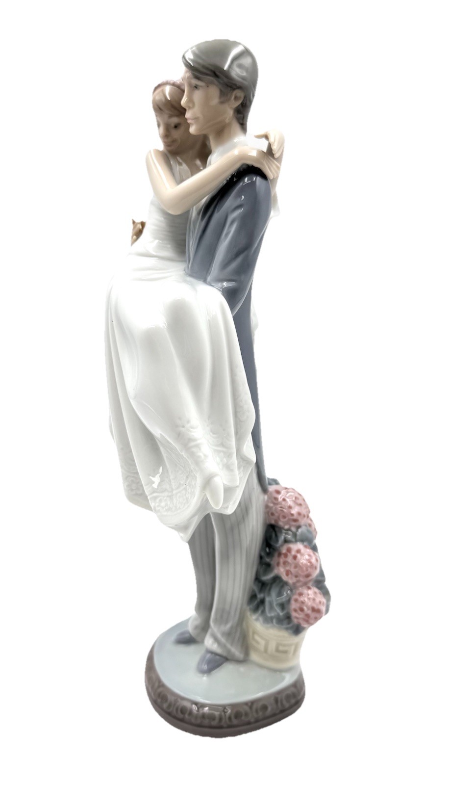 Lladro Porcelain Figurine“Over the Threshold” 528 Bride & Groom – Made in Spain.