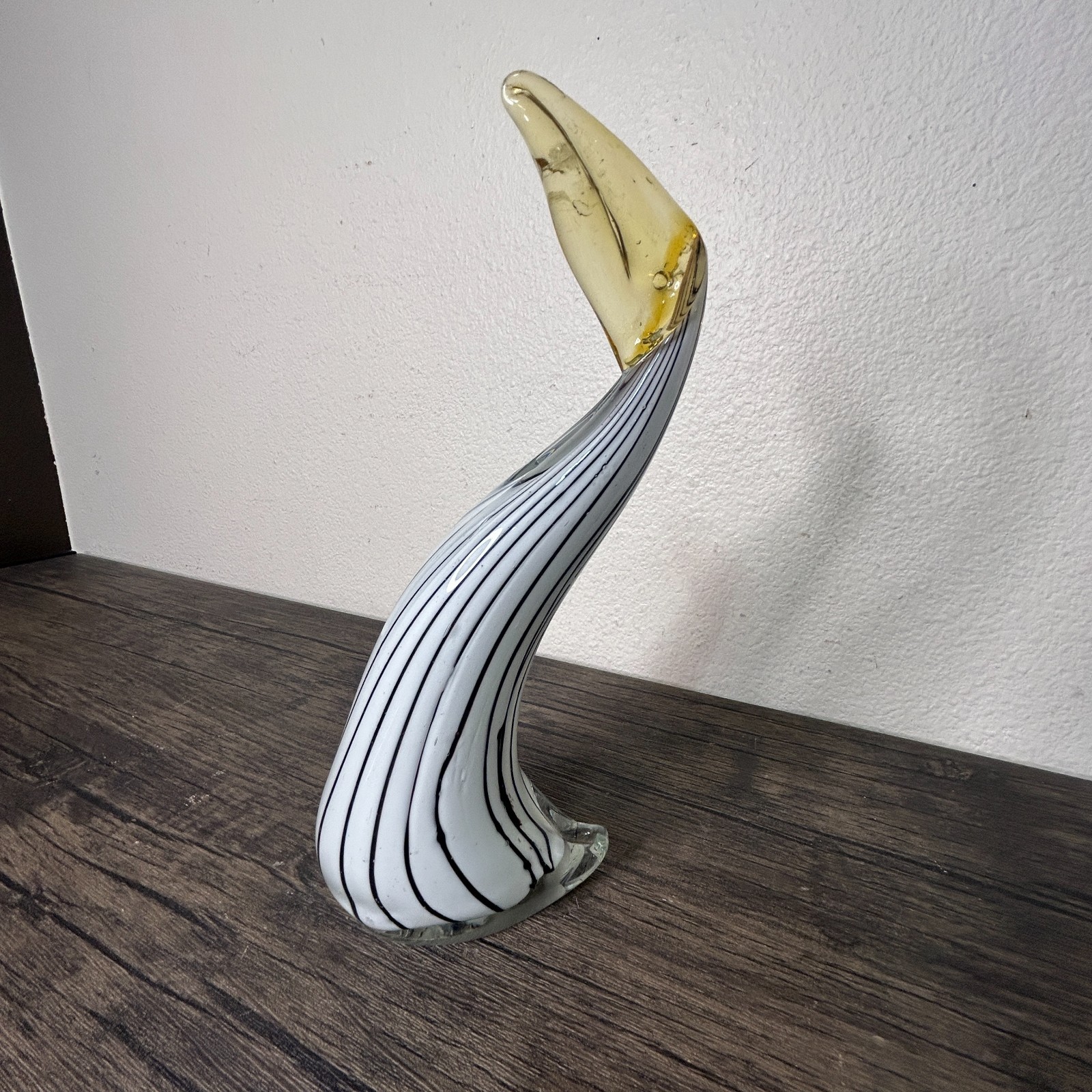 ART GLASS Hand Blown Striped Pelican Toucan Penguin Bird Sculpture 10″ 4036