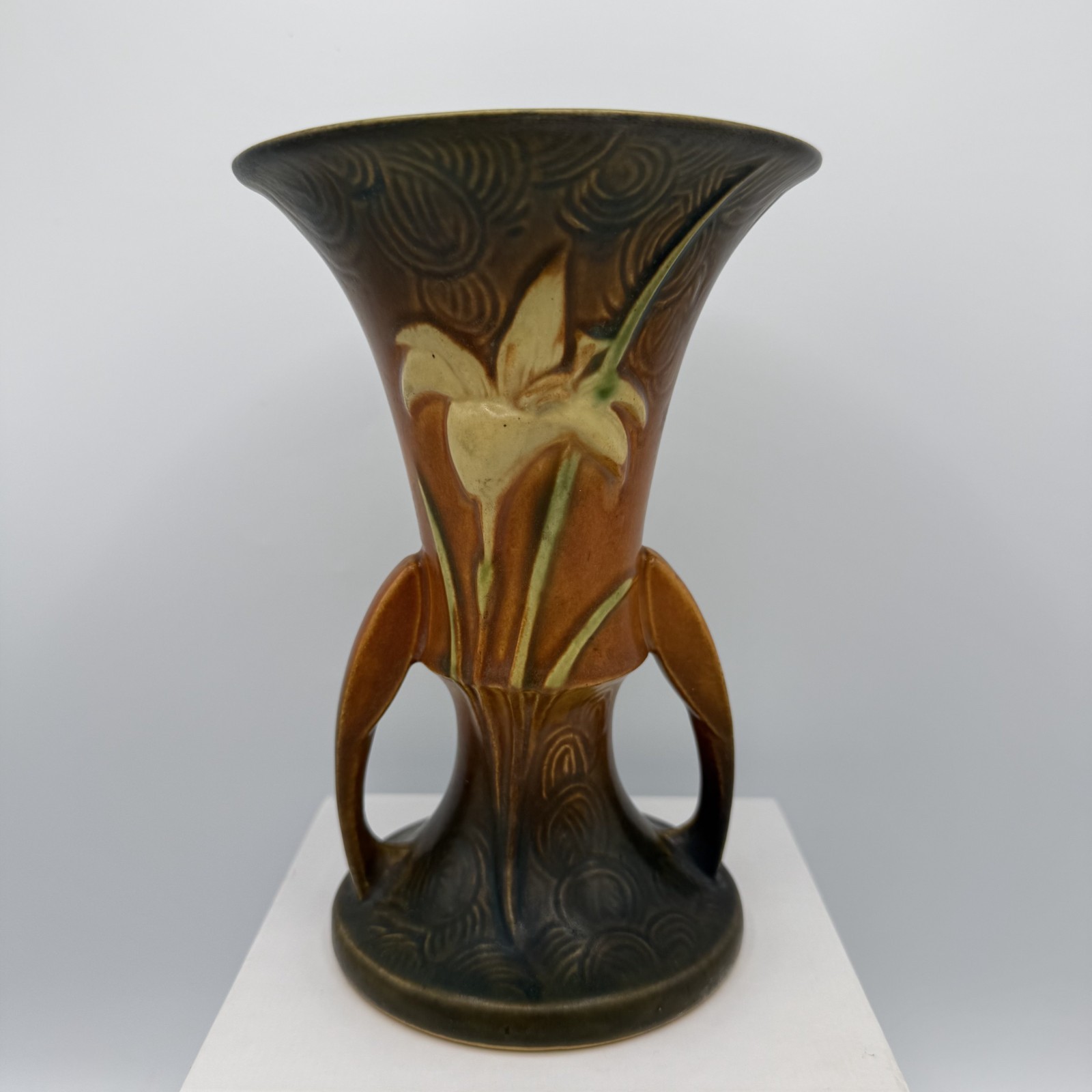 Roseville Pottery 1946 Zephyr Lily Double Handle Vase No. 132-7 – Perfect!