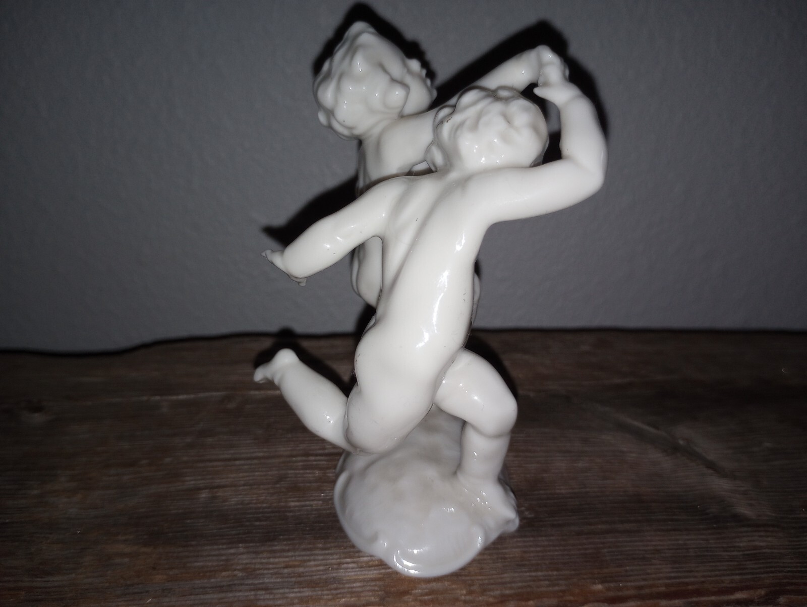 LORENZ HUTSCHENREUTHER cherubs dancing Figurine 1507