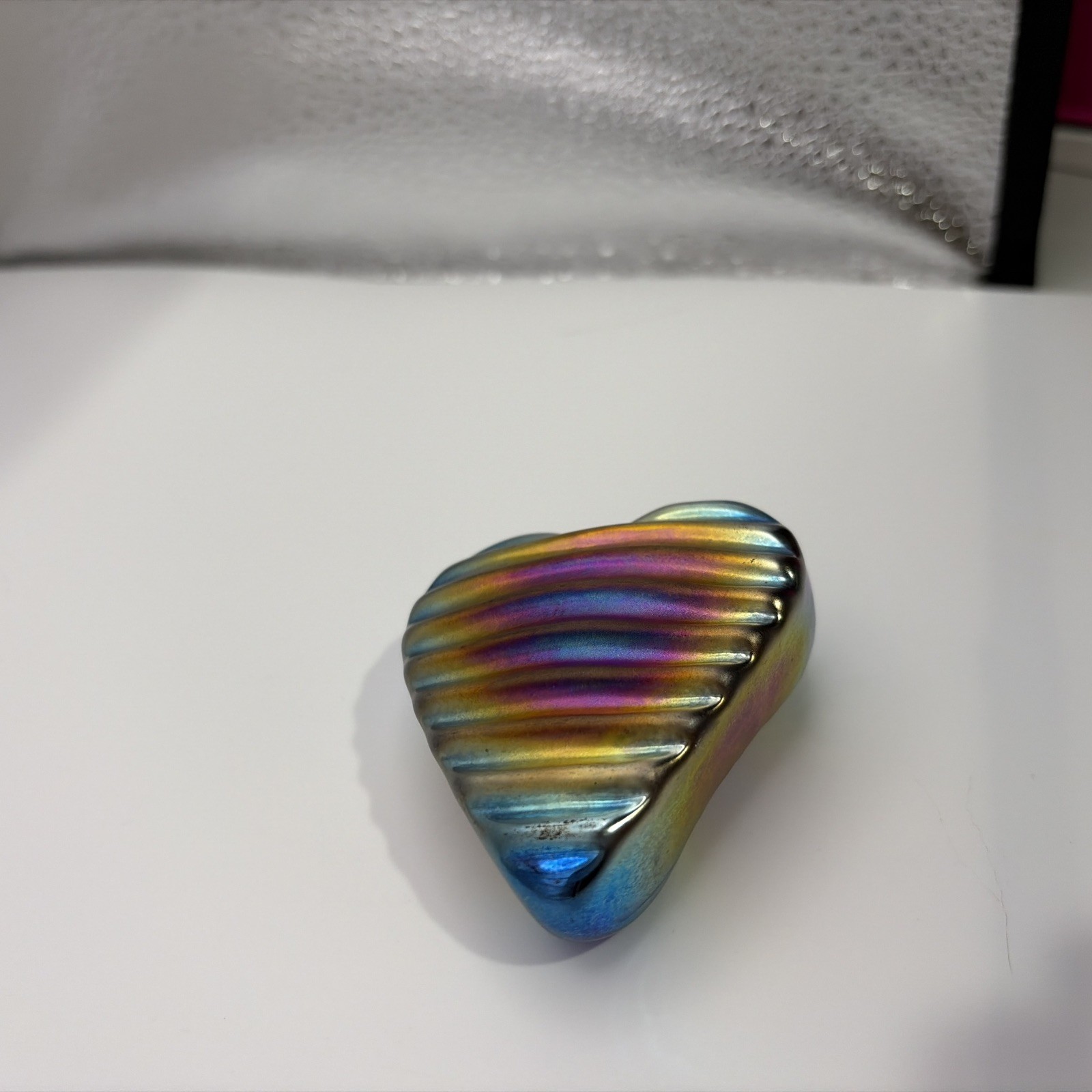 RHAG Robert Held Art Glass Heart Paperweight Iridescent Signed Ribbed Ridges