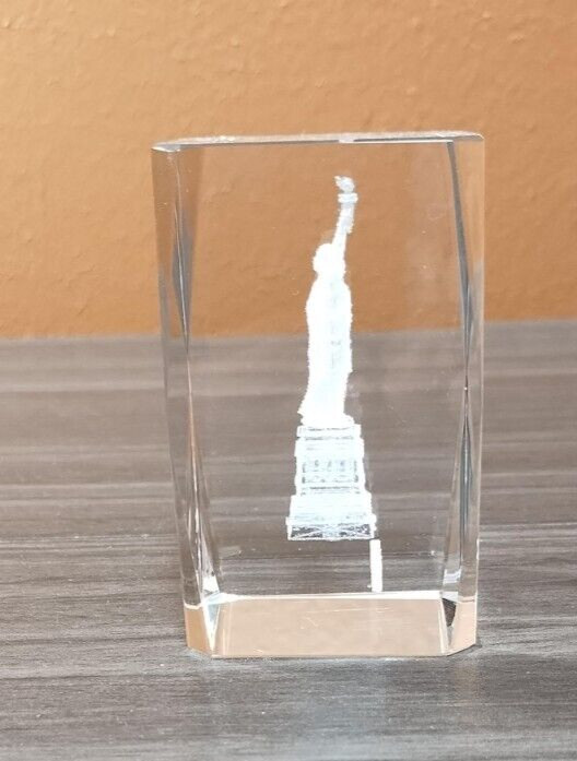 New York Statue of Liberty 3D Laser Crystal Block Paperweight Souvenir